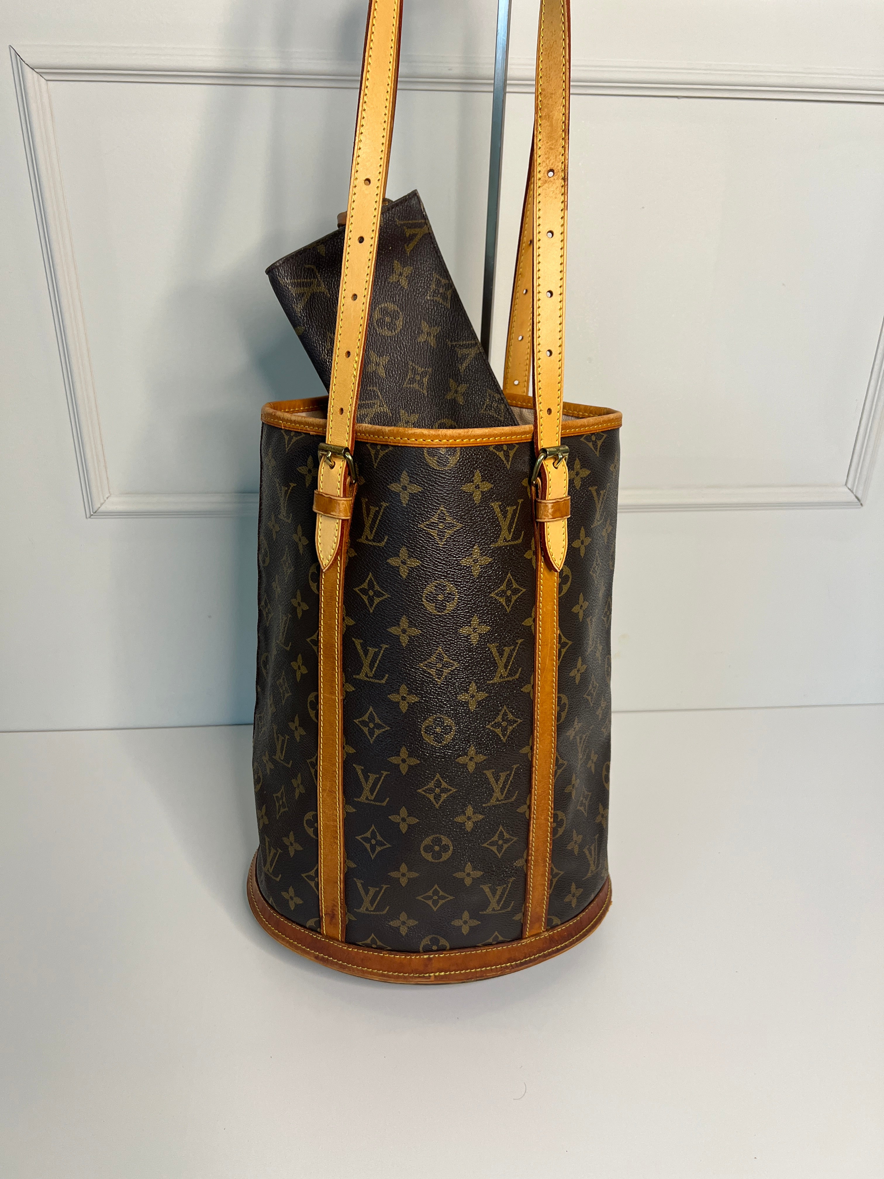 Louis Vuitton Bucket GM Monogram Canvas Schoudertas Bucket Bag