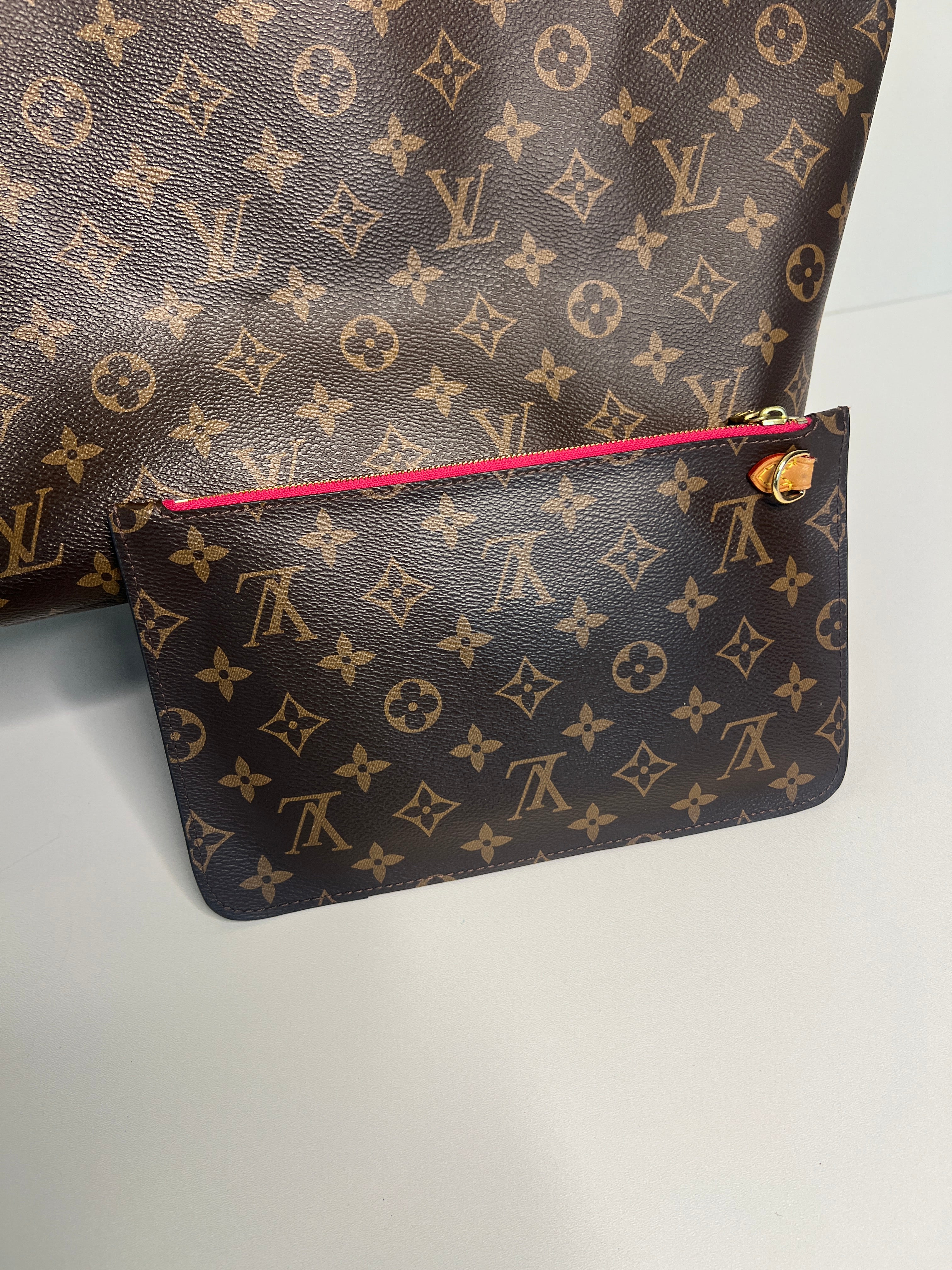 Louis Vuitton Neverfull GM Monogram Canvas Pink Pochette