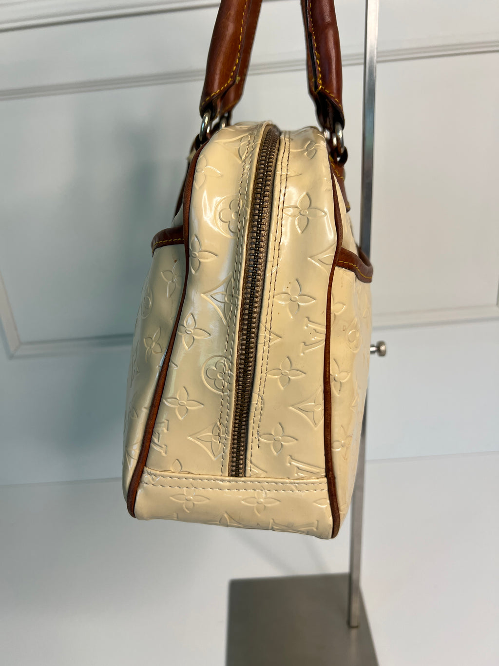 Louis Vuitton Trouville Vernis Beige