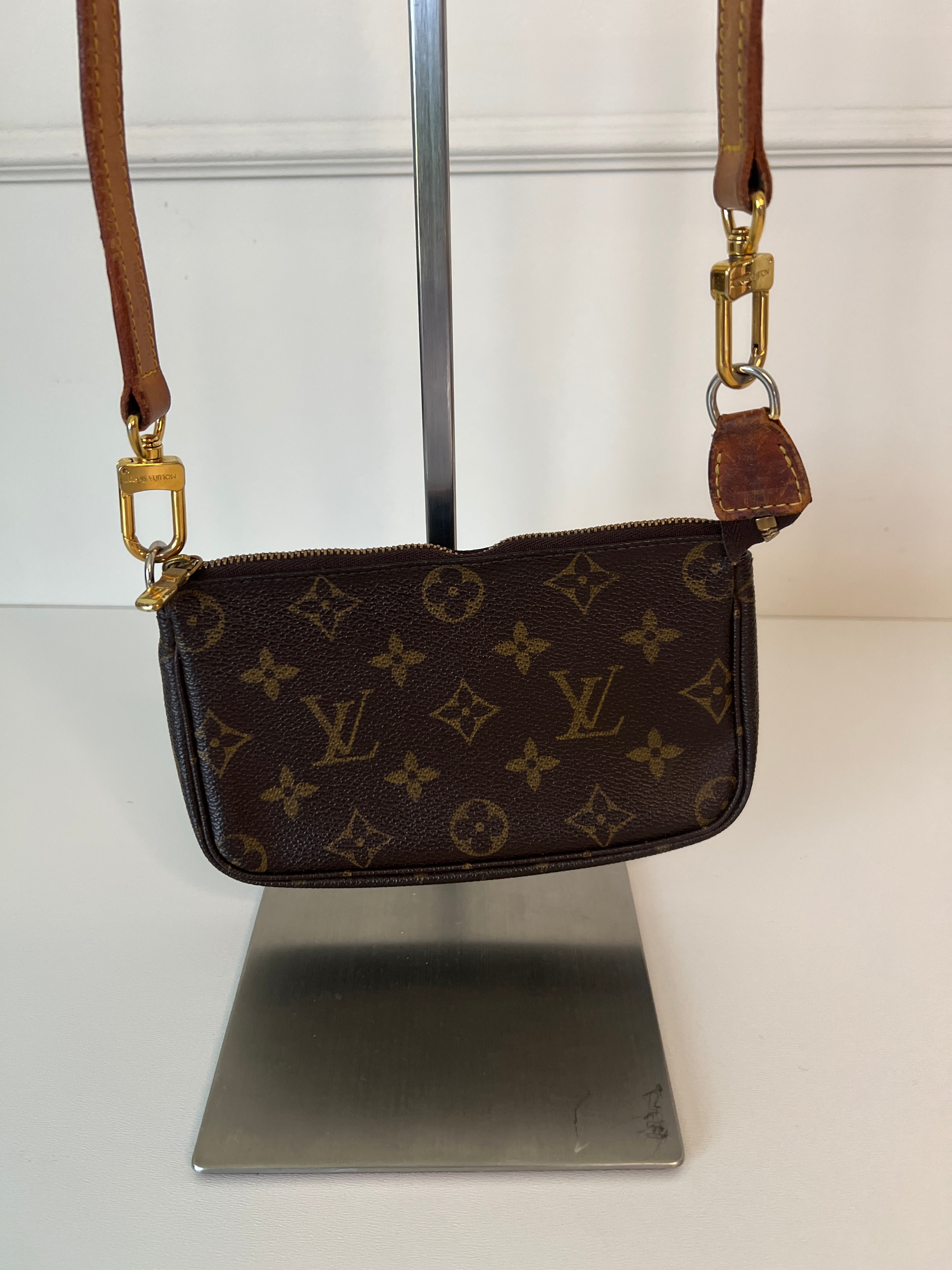 Louis Vuitton Mini Pochette Monogram Canvas Schouder Accessoire Tas