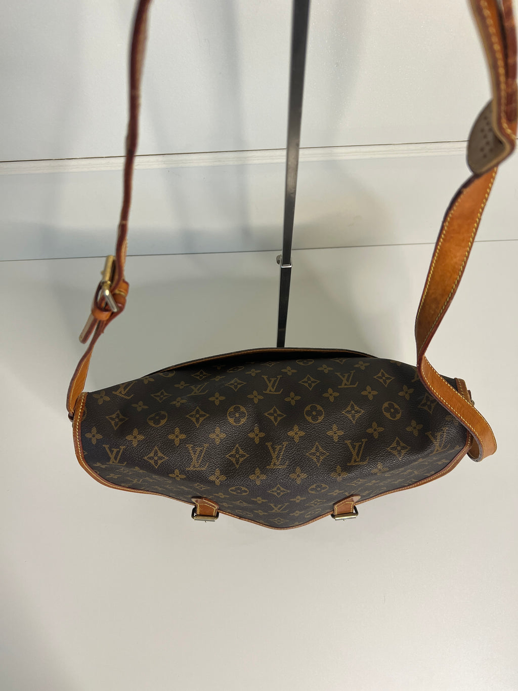 Louis Vuitton Gibecière MM Monogram Canvas Crossbody Schoudertas