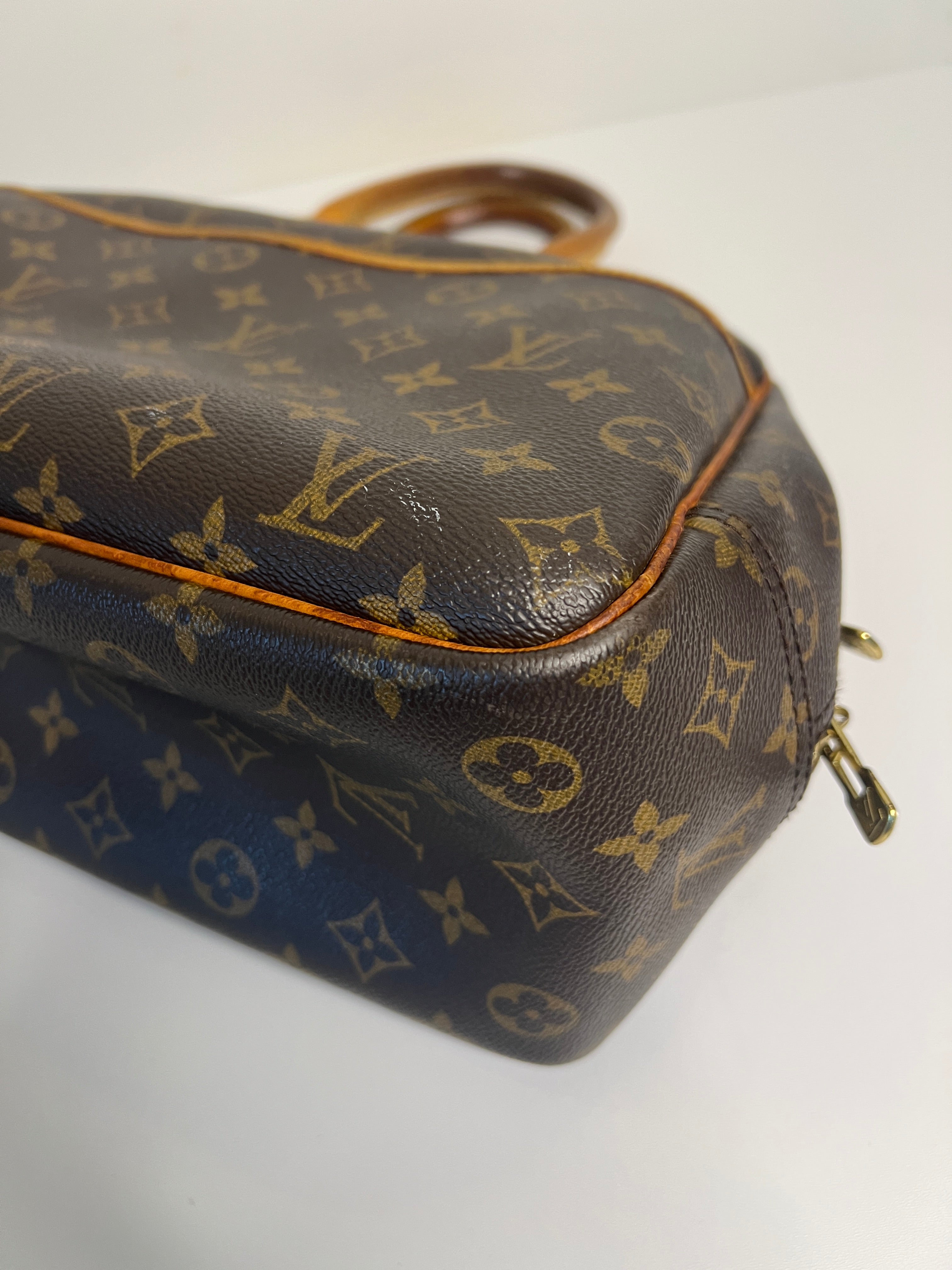 Louis Vuitton Deauville monogram handtas