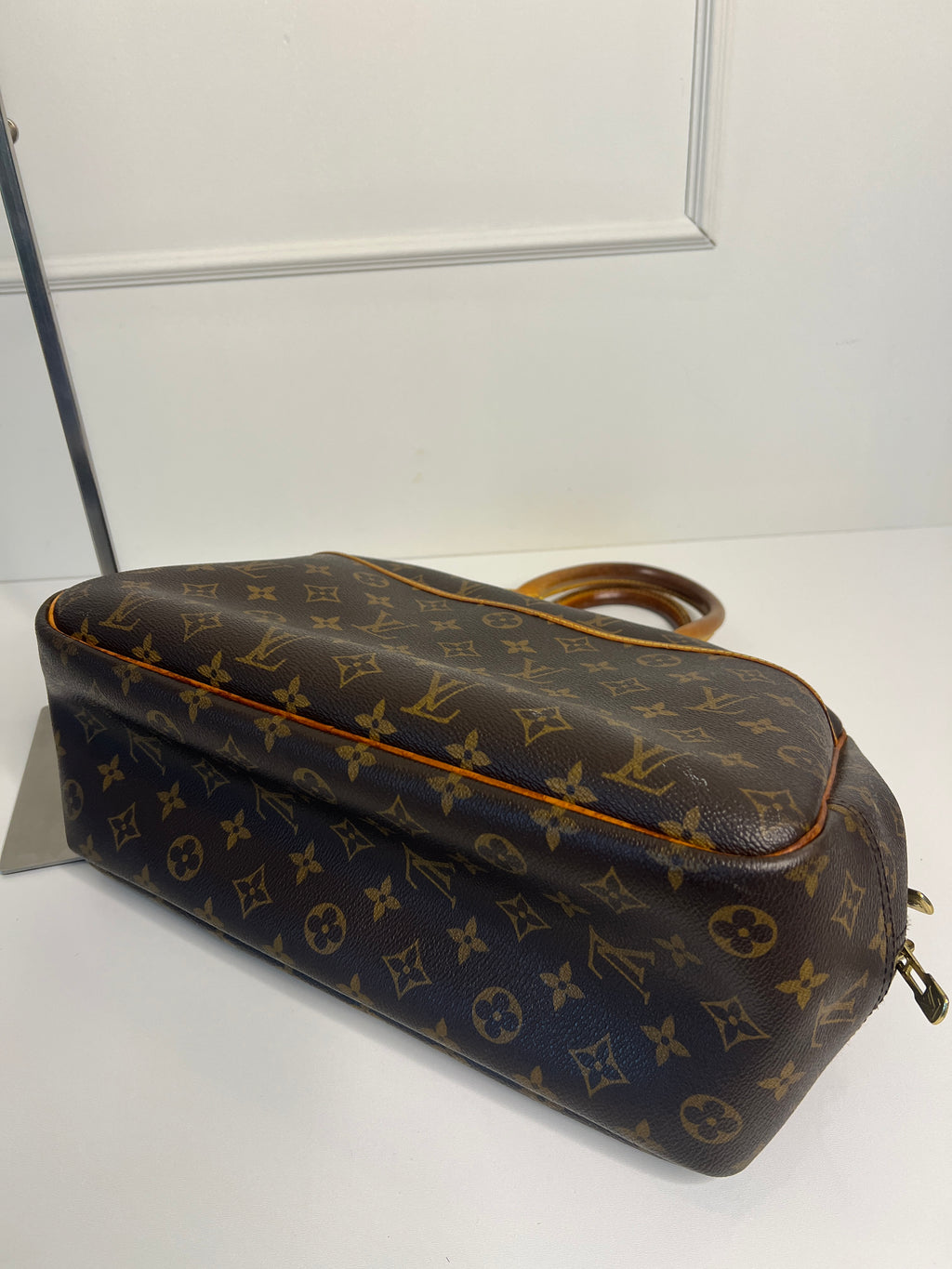 Louis Vuitton Deauville monogram handtas