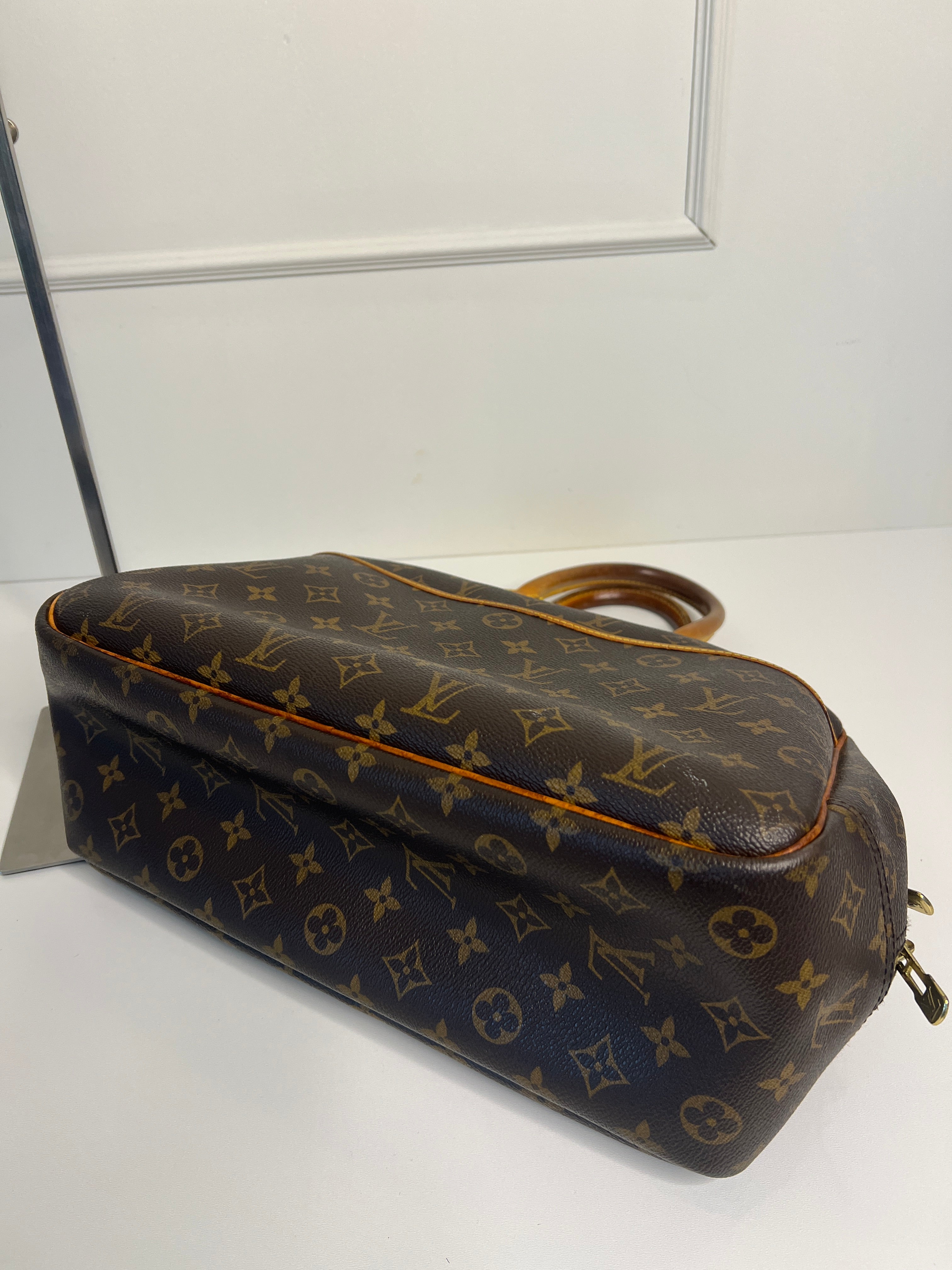 Louis Vuitton Deauville monogram handtas