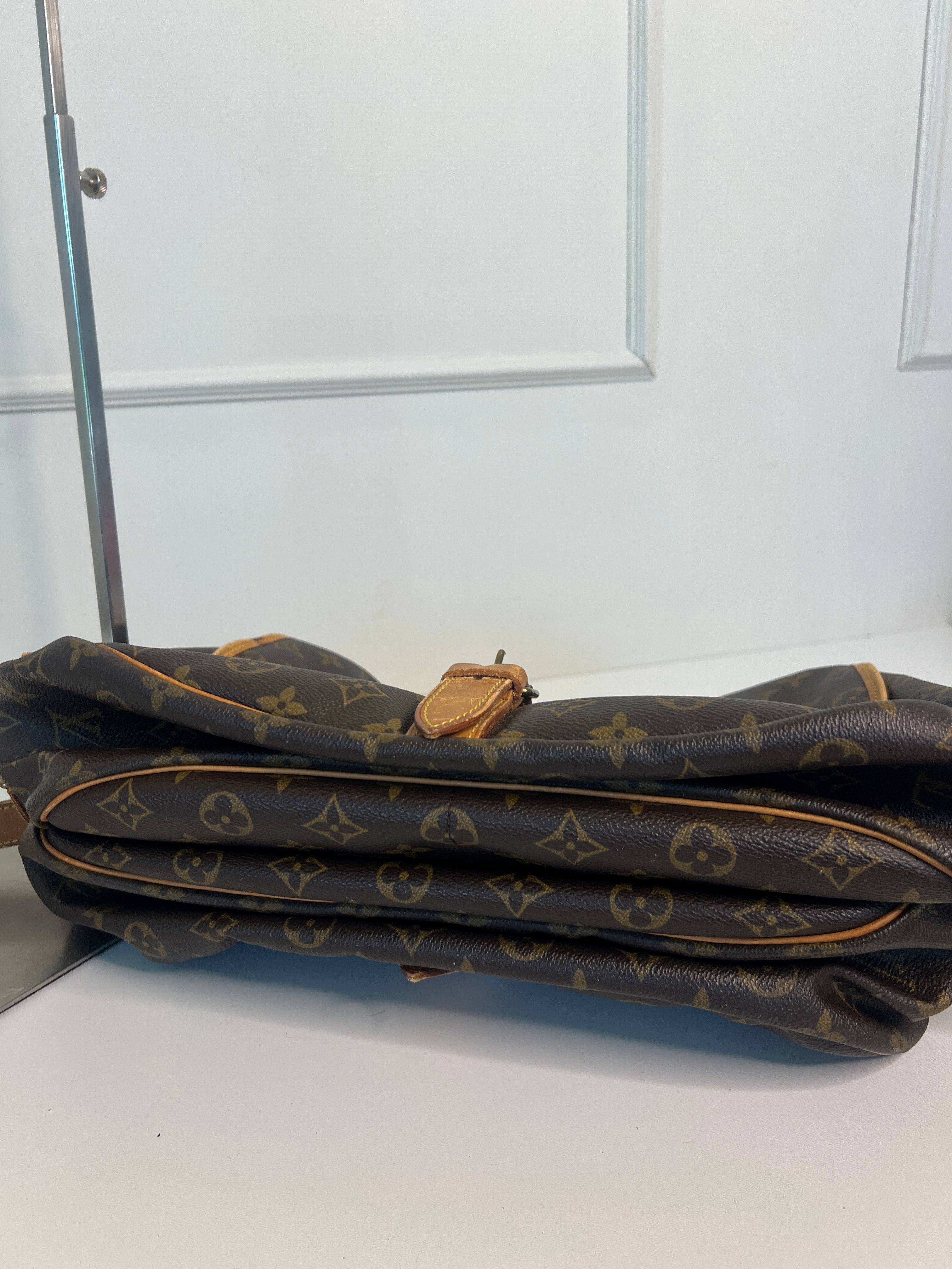 Louis Vuitton Saumur 35 schoudertas