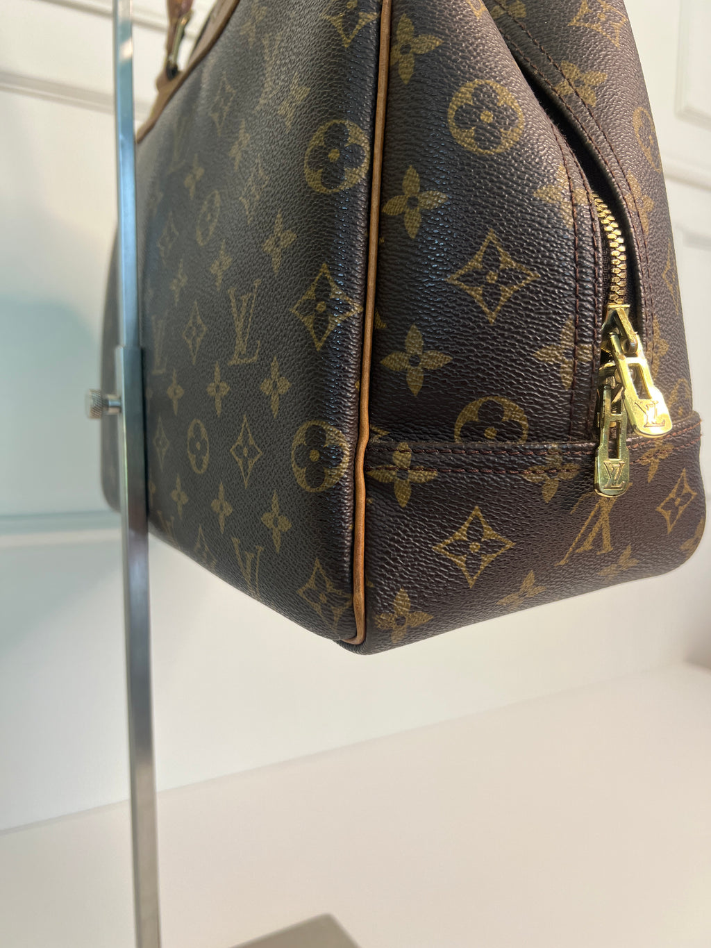 Louis Vuitton Deauville Monogram Canvas Handtas