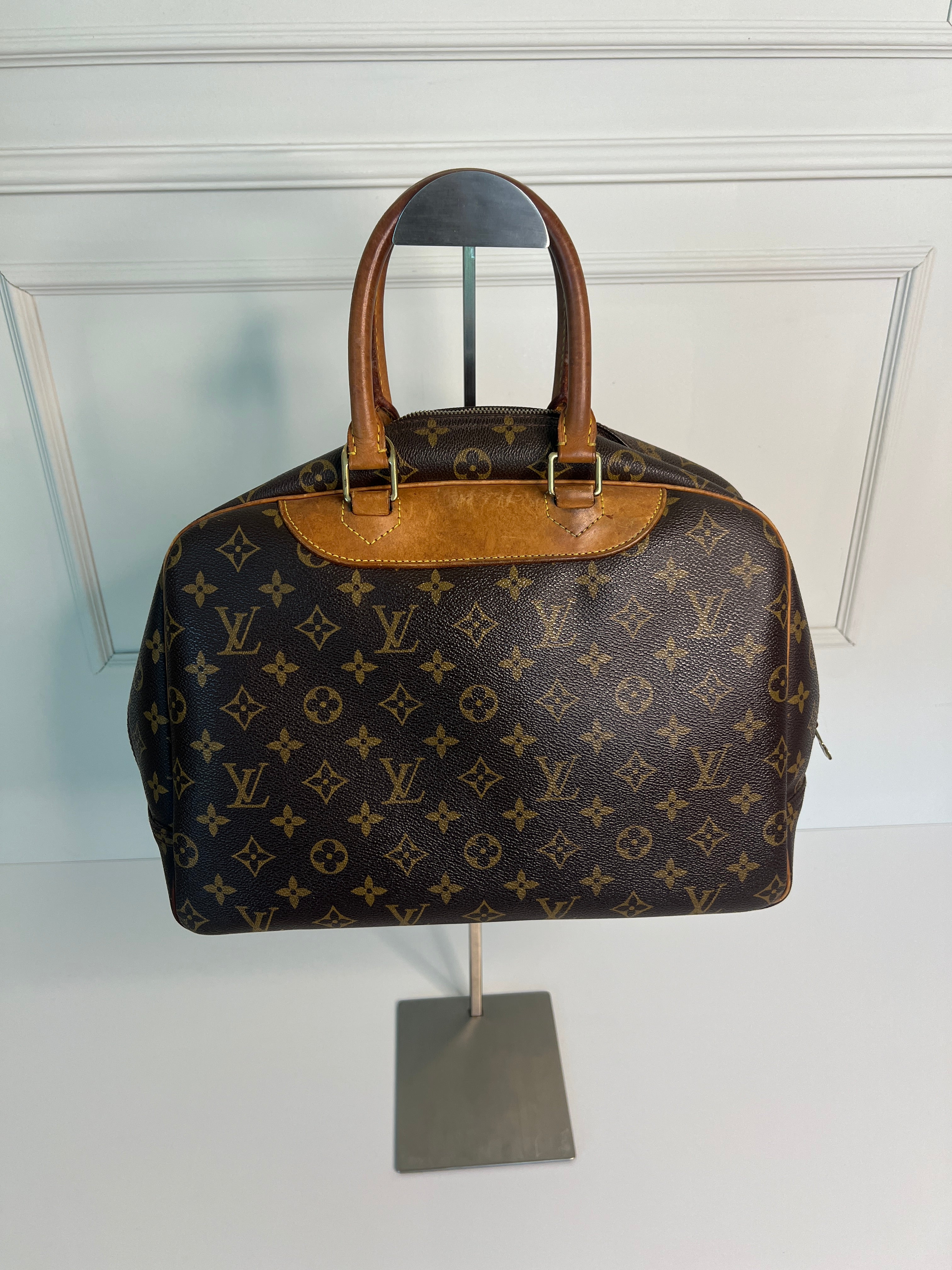 Louis Vuitton Deauville Monogram Canvas Handtas
