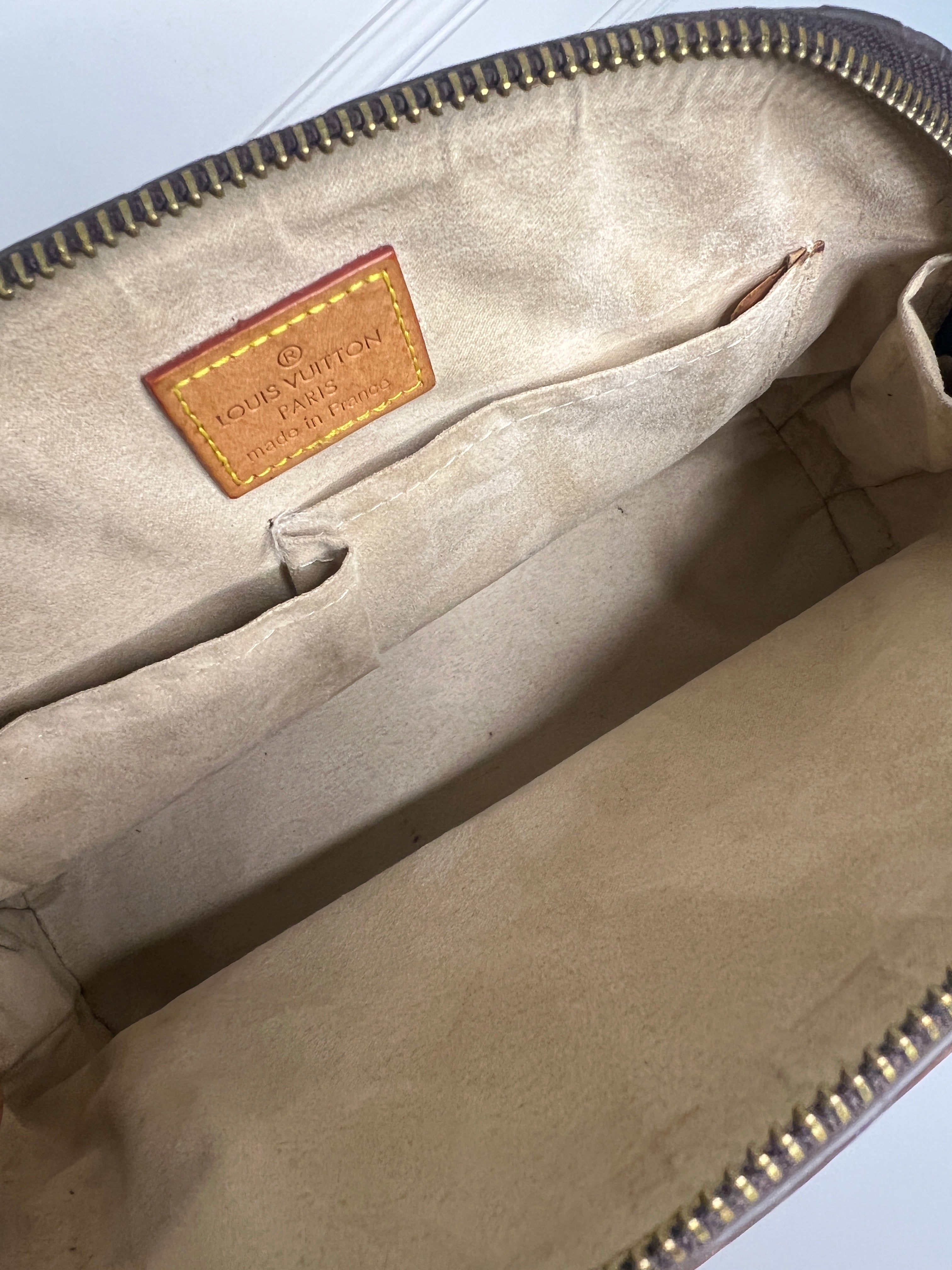 Louis Vuitton Alma BB met schouderriem