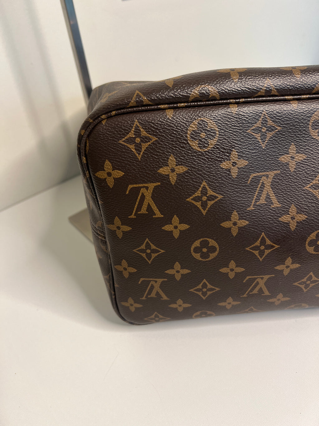 Louis Vuitton Neverfull GM Monogram Canvas Pink Pochette