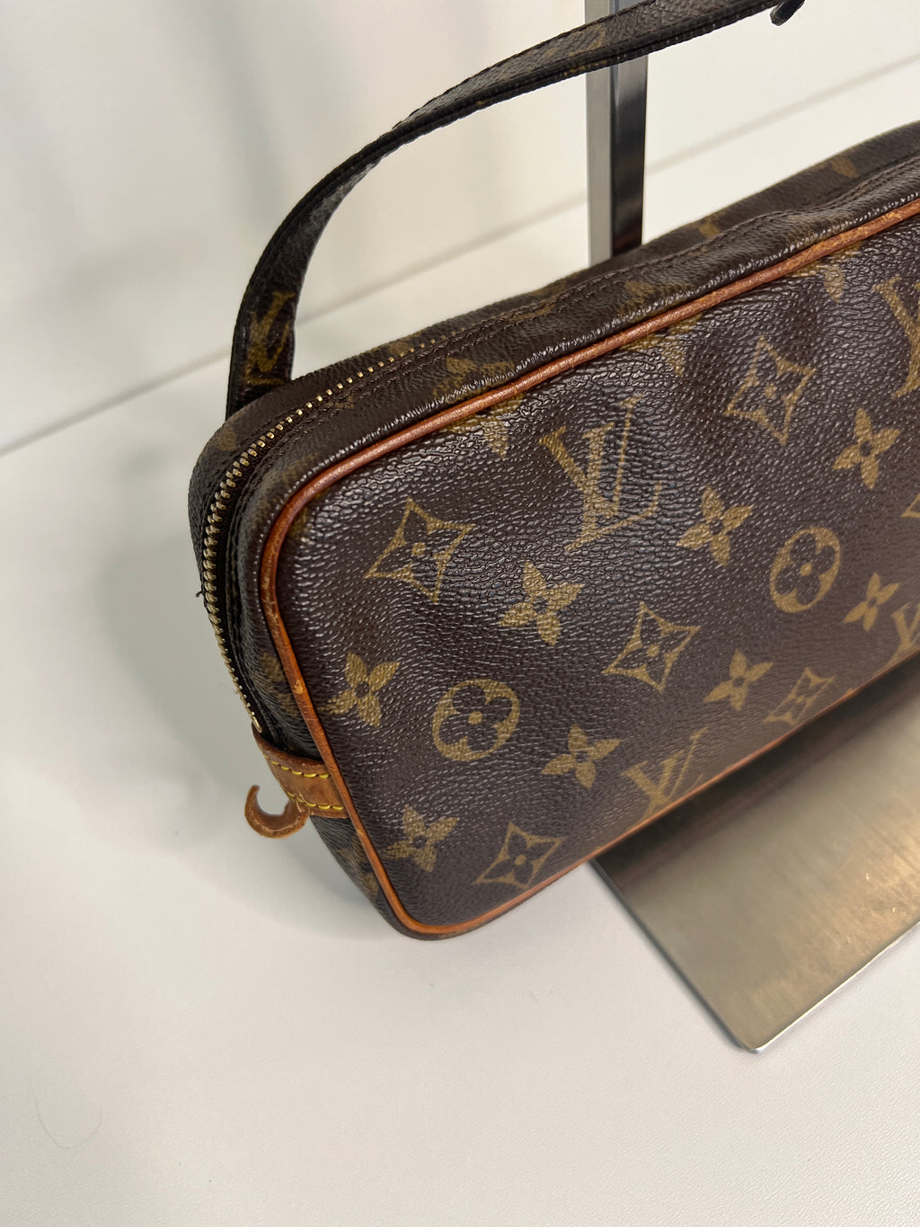 Louis Vuitton Marly Bandoulière Monogram – Crossbody Tas