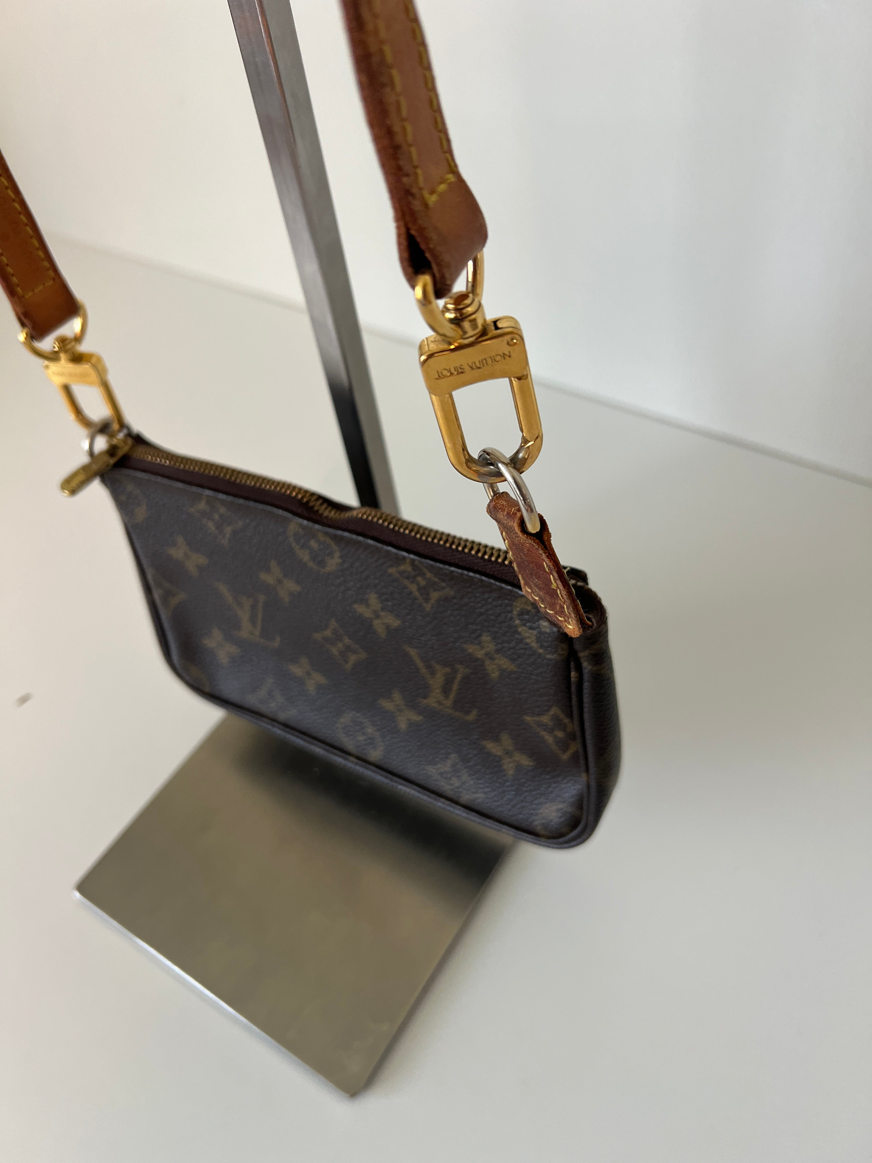 Louis Vuitton Mini Pochette Monogram Canvas Schouder Accessoire Tas