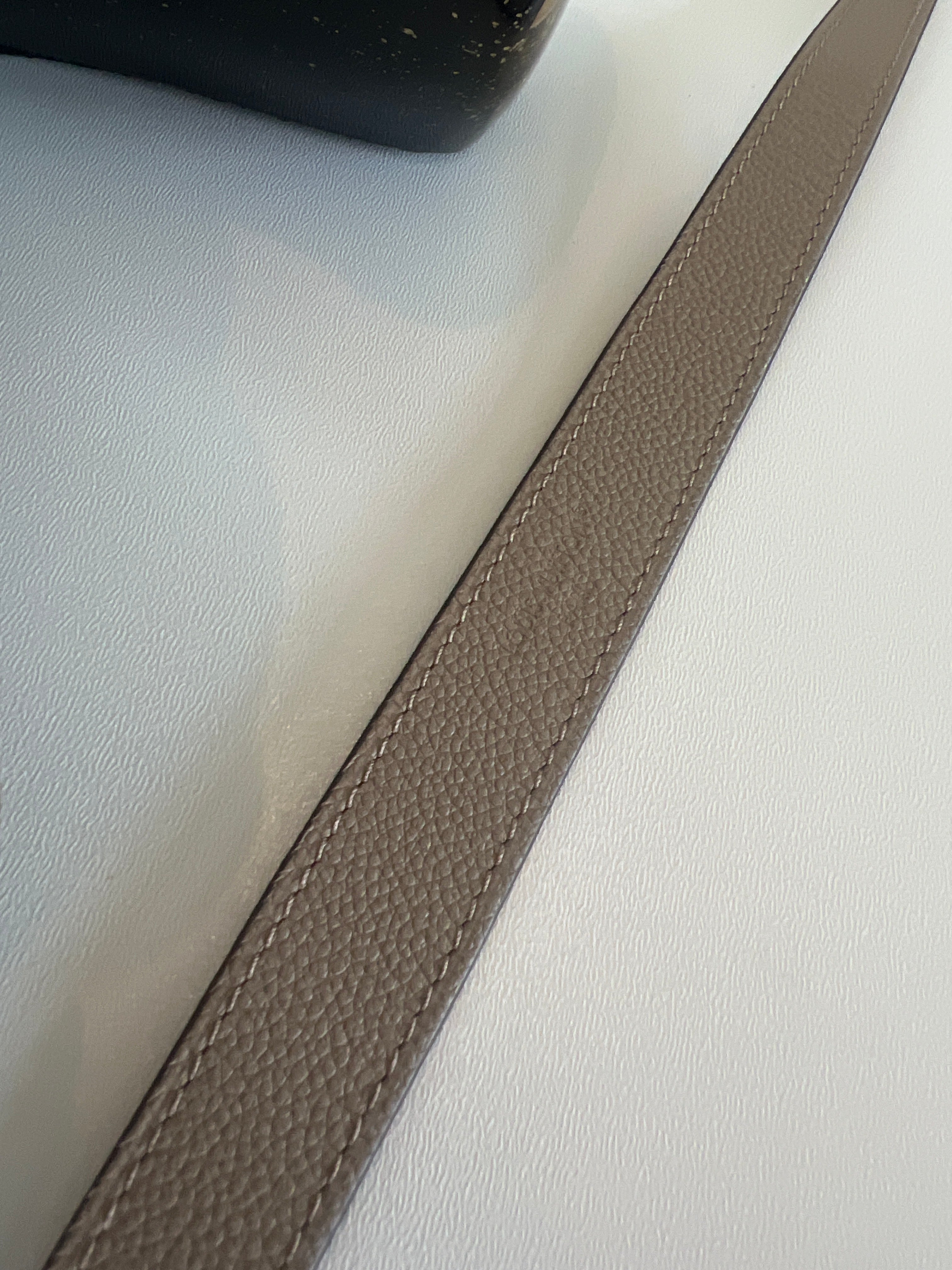 Luxe Lederen Schouderriem – Goudkleurige Details (55 cm)