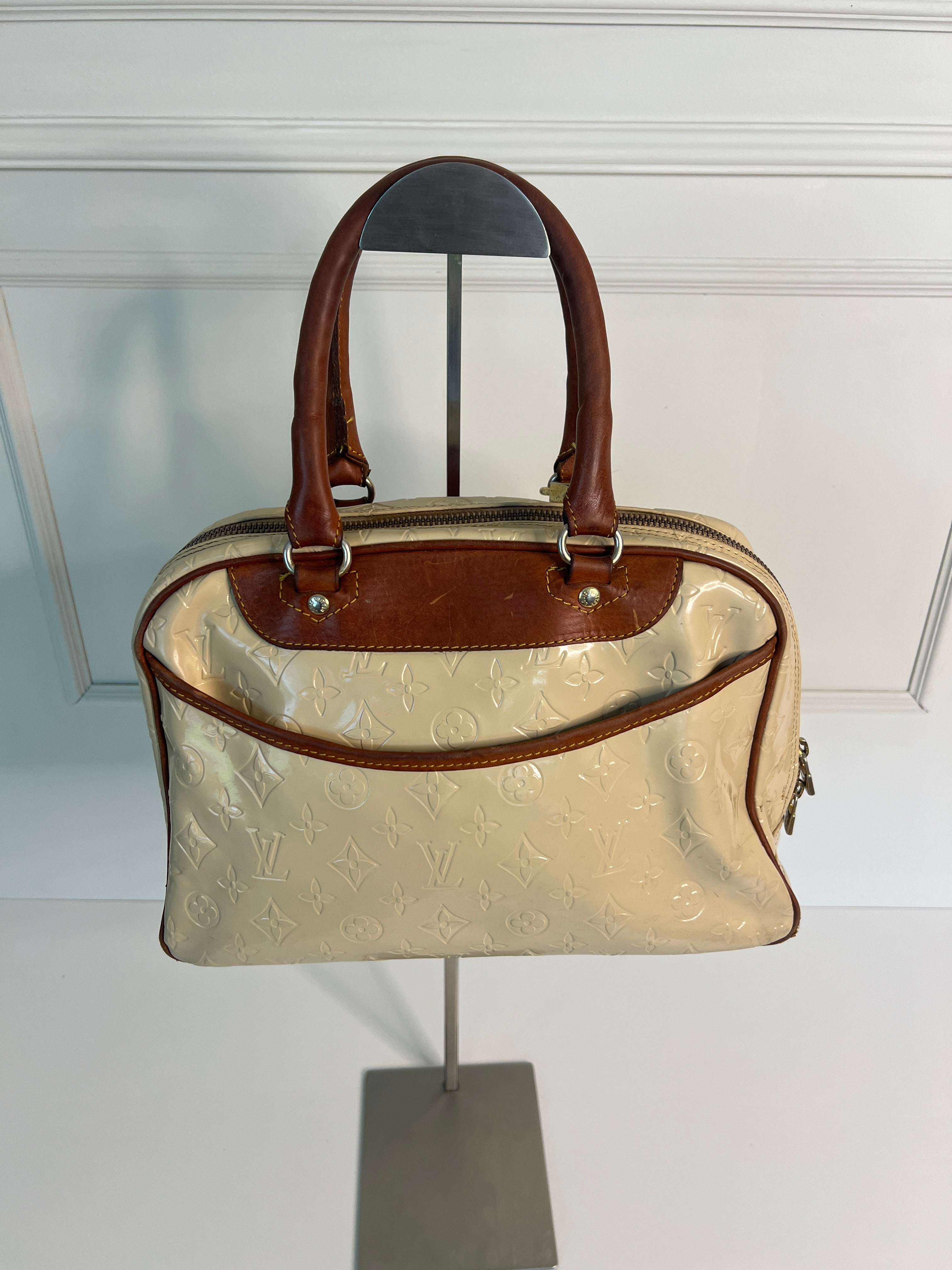 Louis Vuitton Trouville Vernis Beige