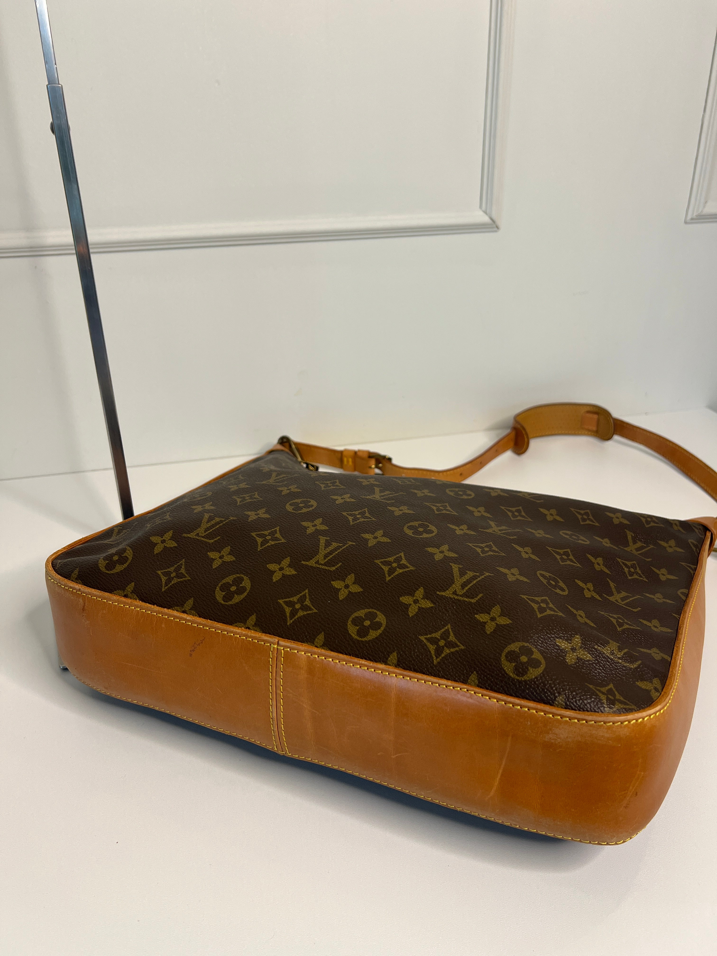 Louis Vuitton Boulogne 30 Monogram Canvas Umhängetasche