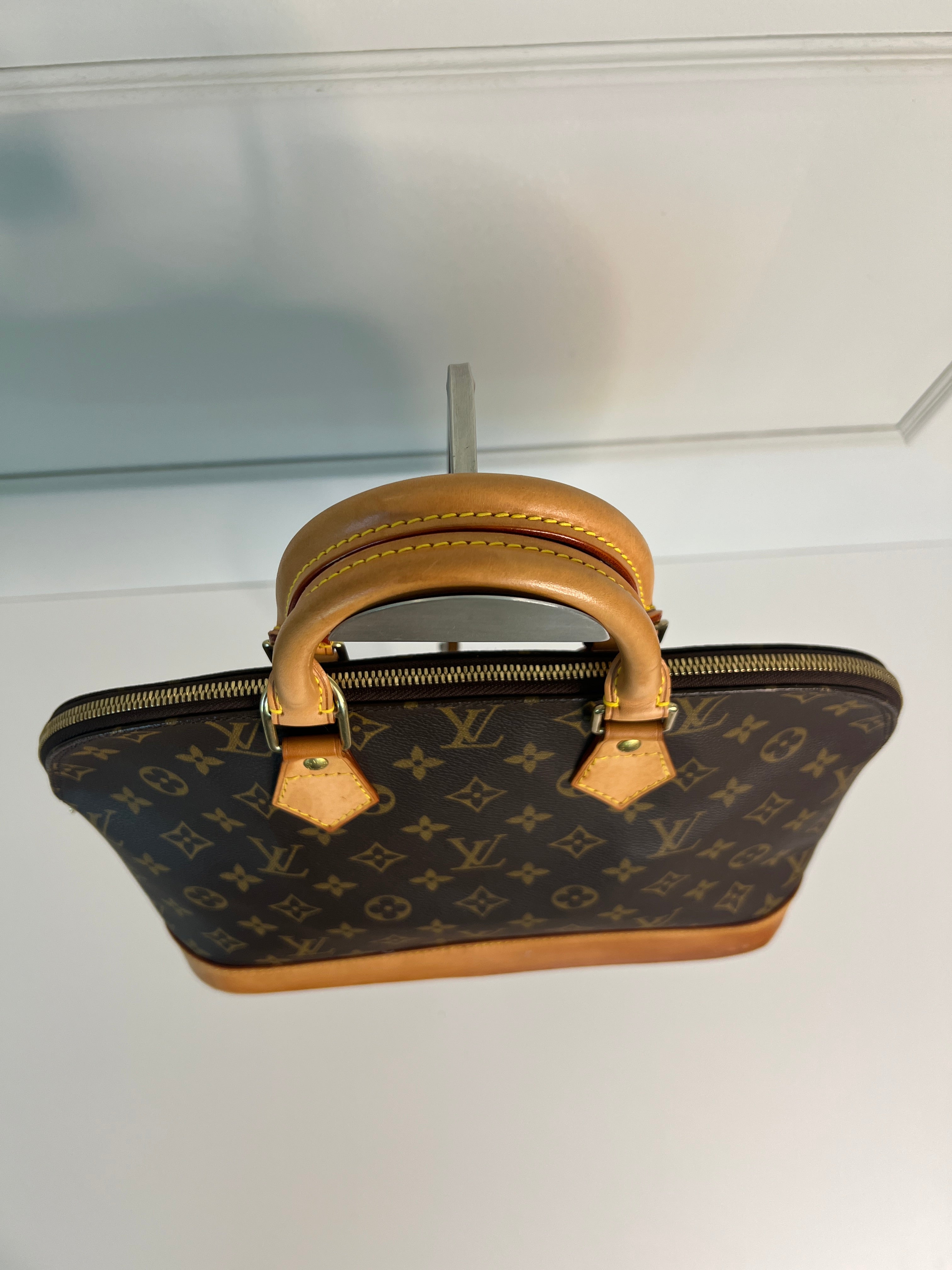 Louis Vuitton Alma PM Monogram Canvas Handtas