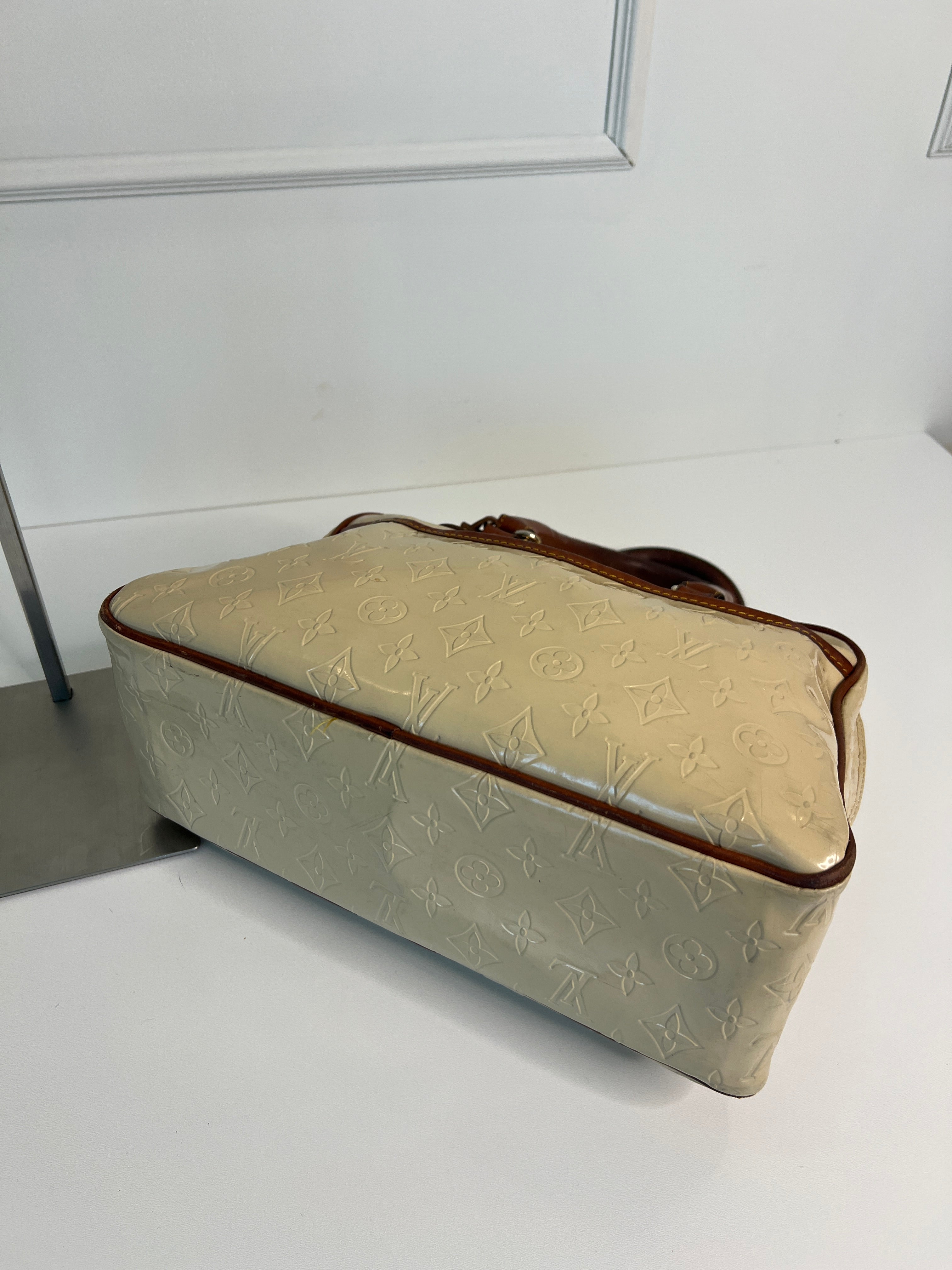 Louis Vuitton Trouville Vernis Beige