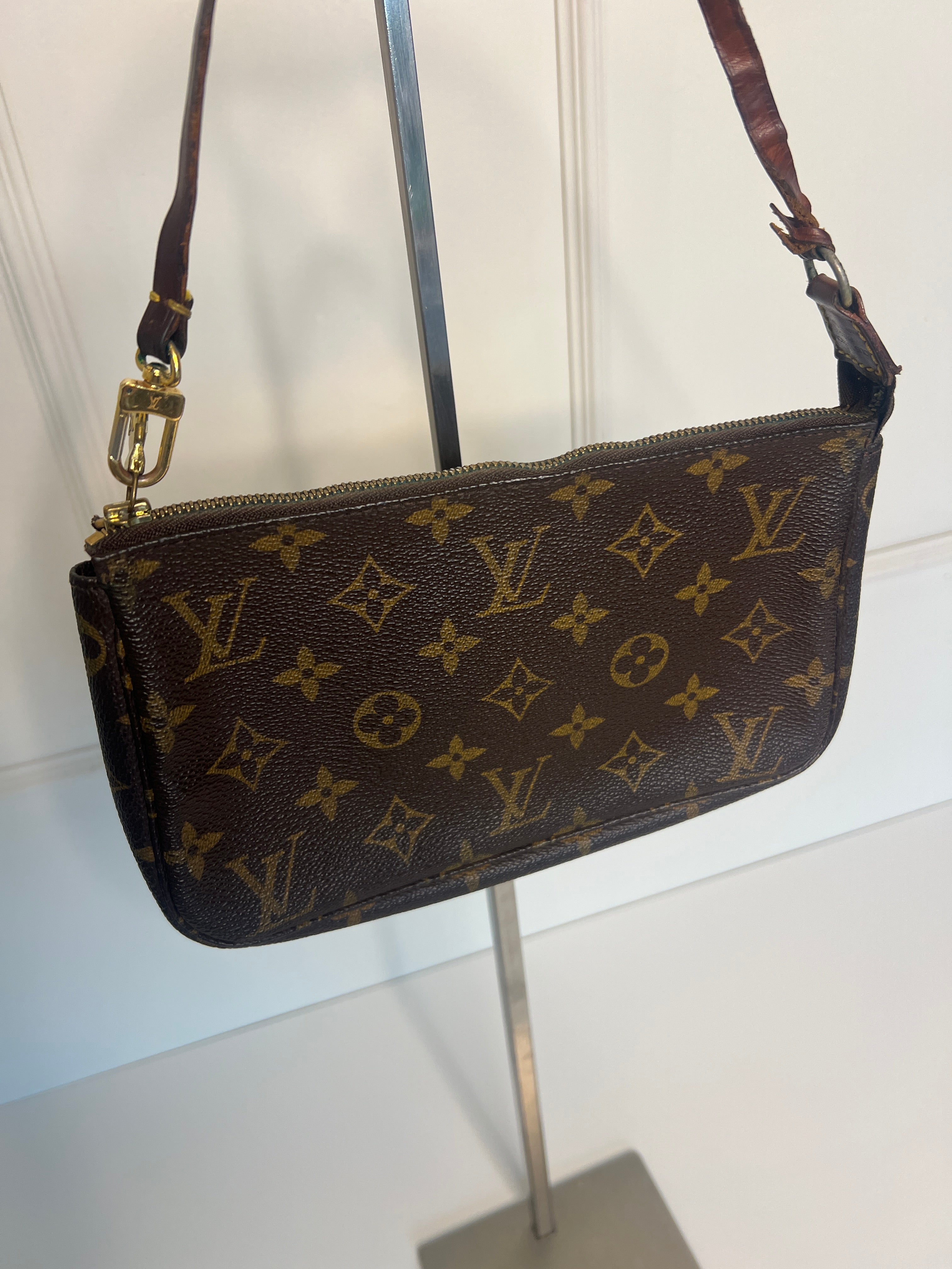 Louis Vuitton Pochette Accessoires Brown Monogram