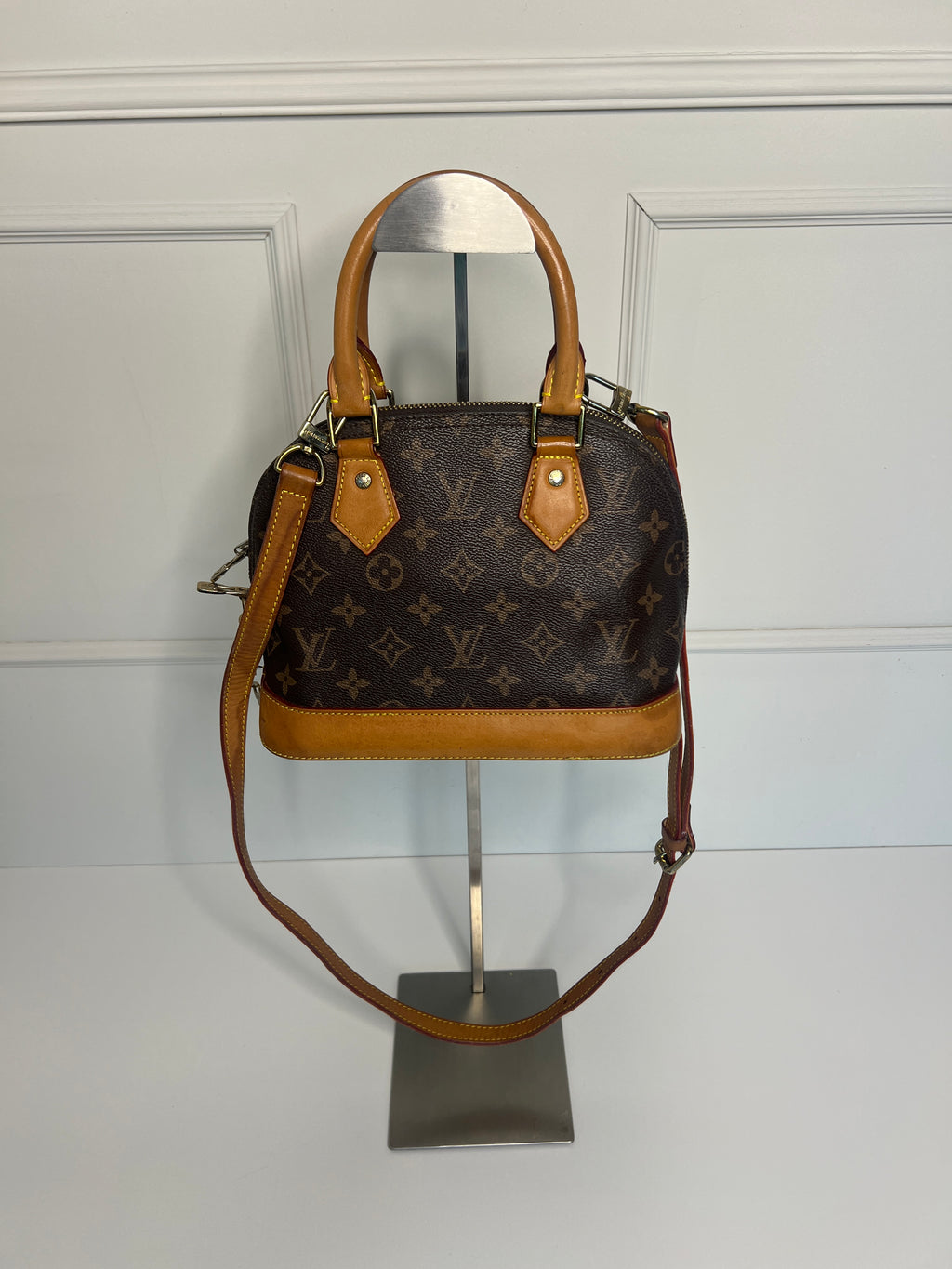 Louis Vuitton Alma BB met schouderriem