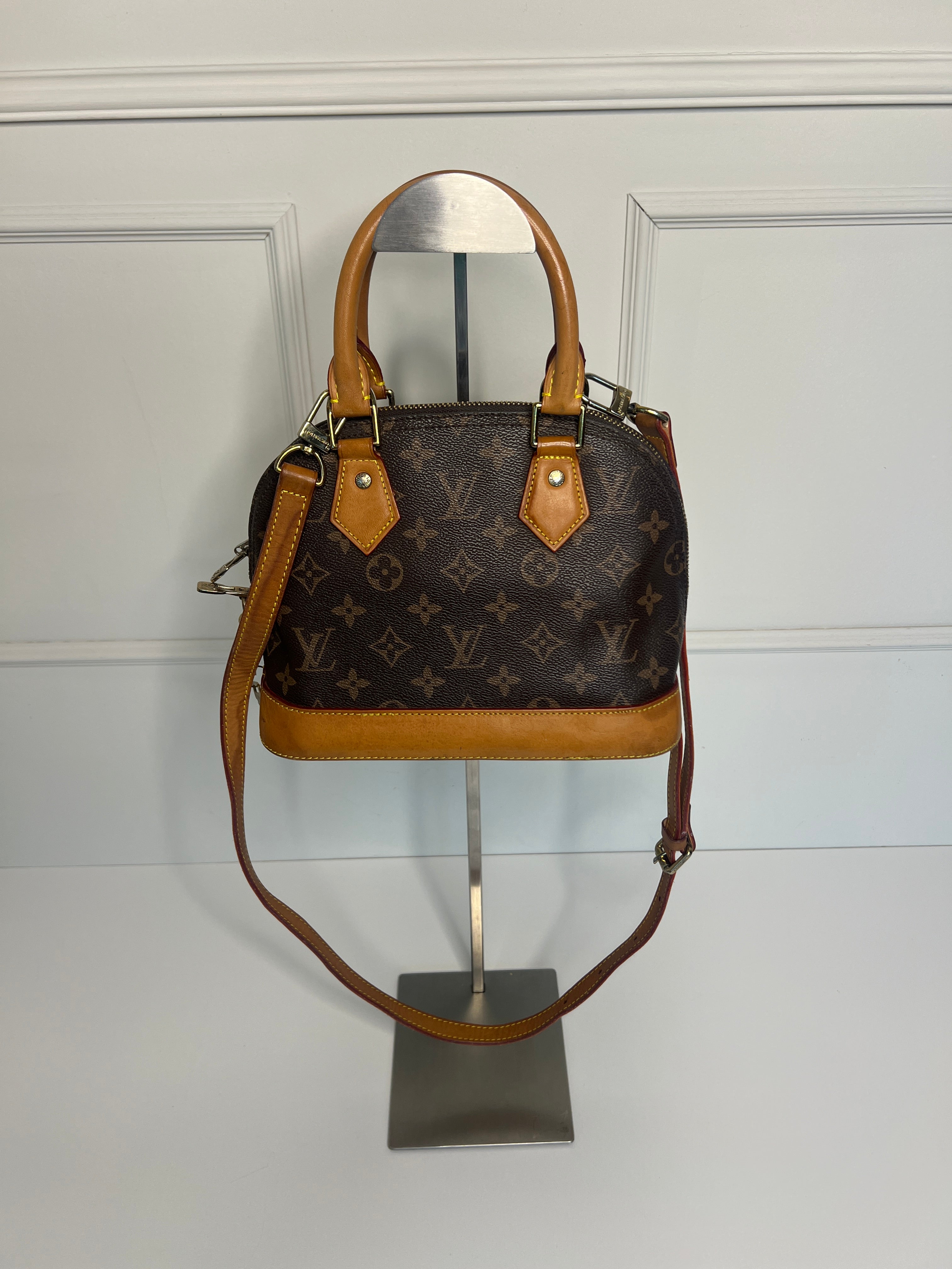 Louis Vuitton Alma BB met schouderriem