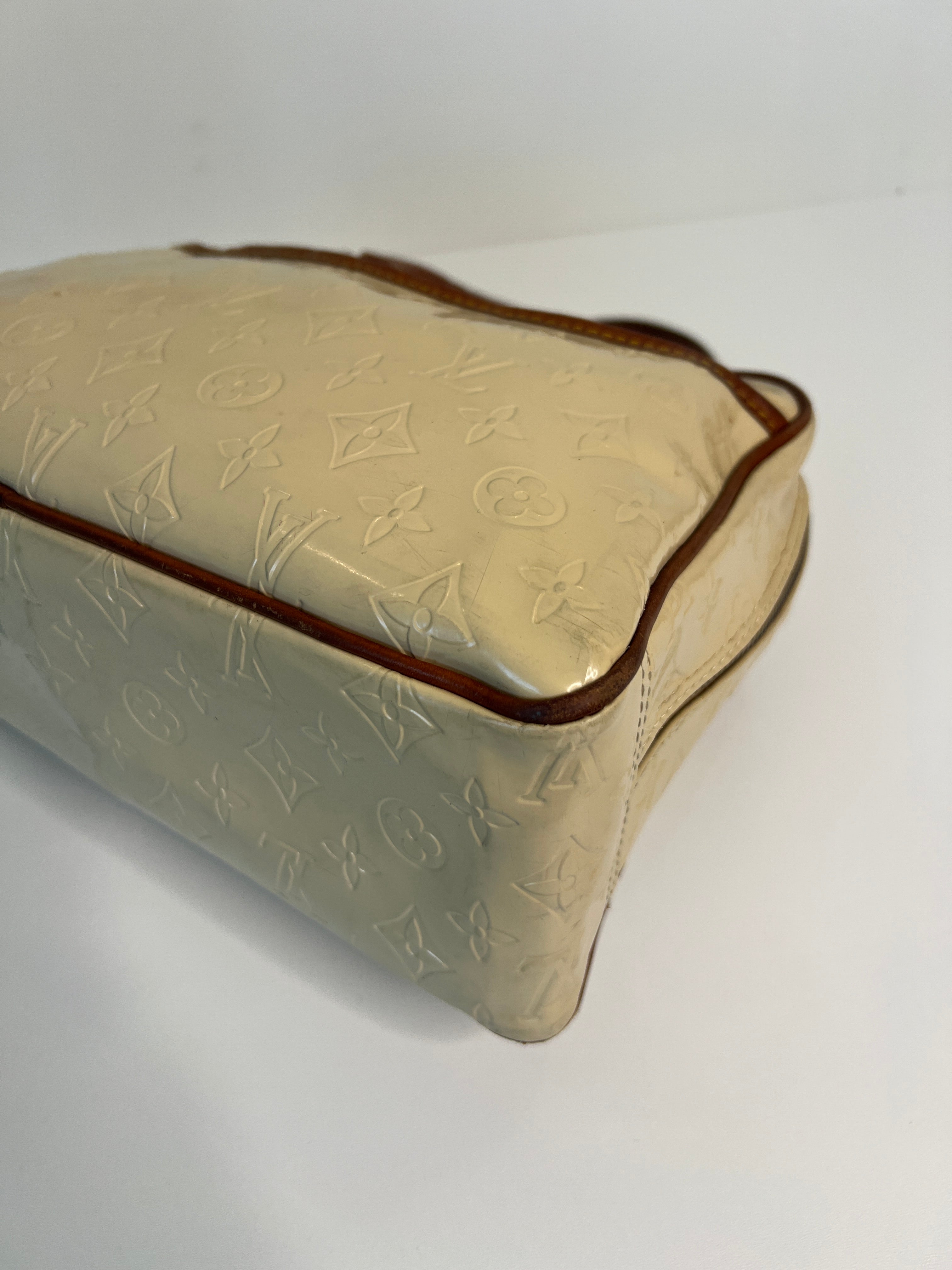 Louis Vuitton Trouville Vernis Beige