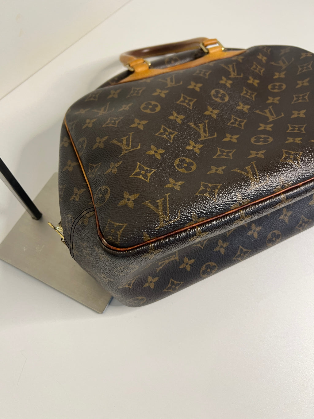Louis Vuitton Deauville monogram handtas