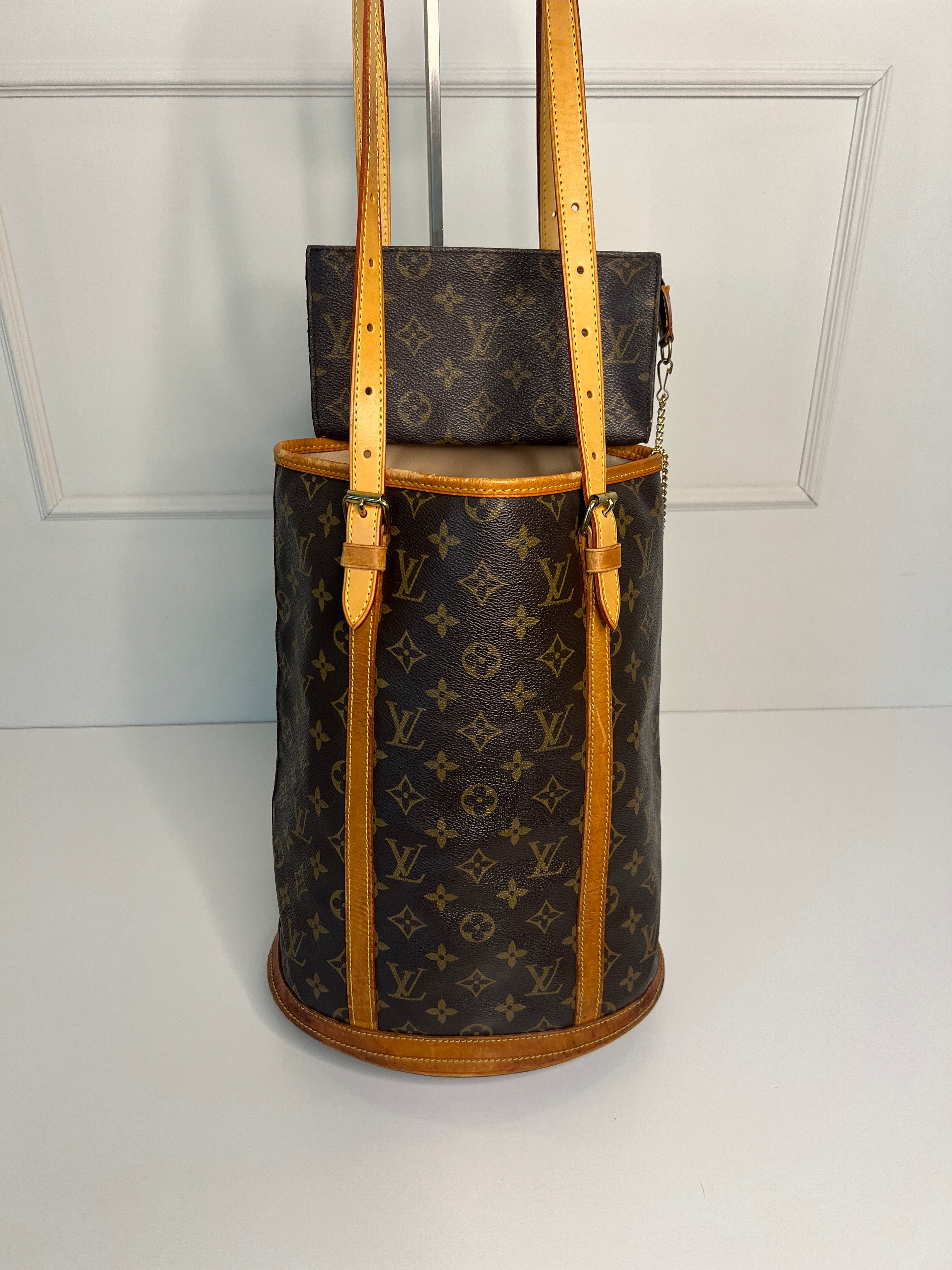 Louis Vuitton Bucket GM Monogram Canvas Schoudertas Bucket Bag