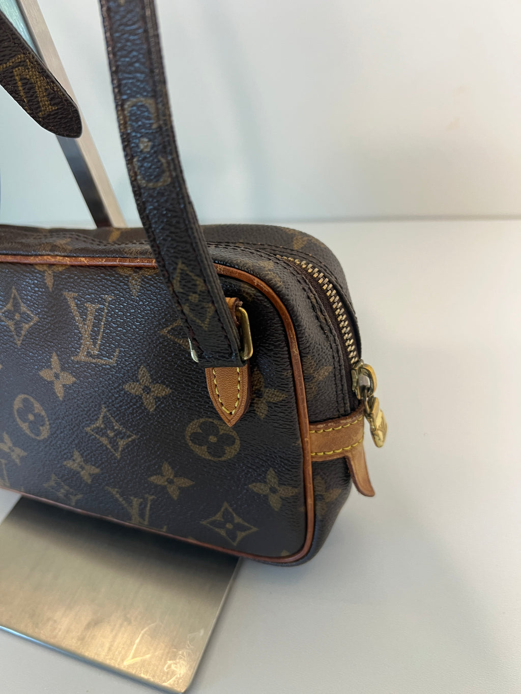 Louis Vuitton Marly Bandoulière Monogram – Crossbody Tas