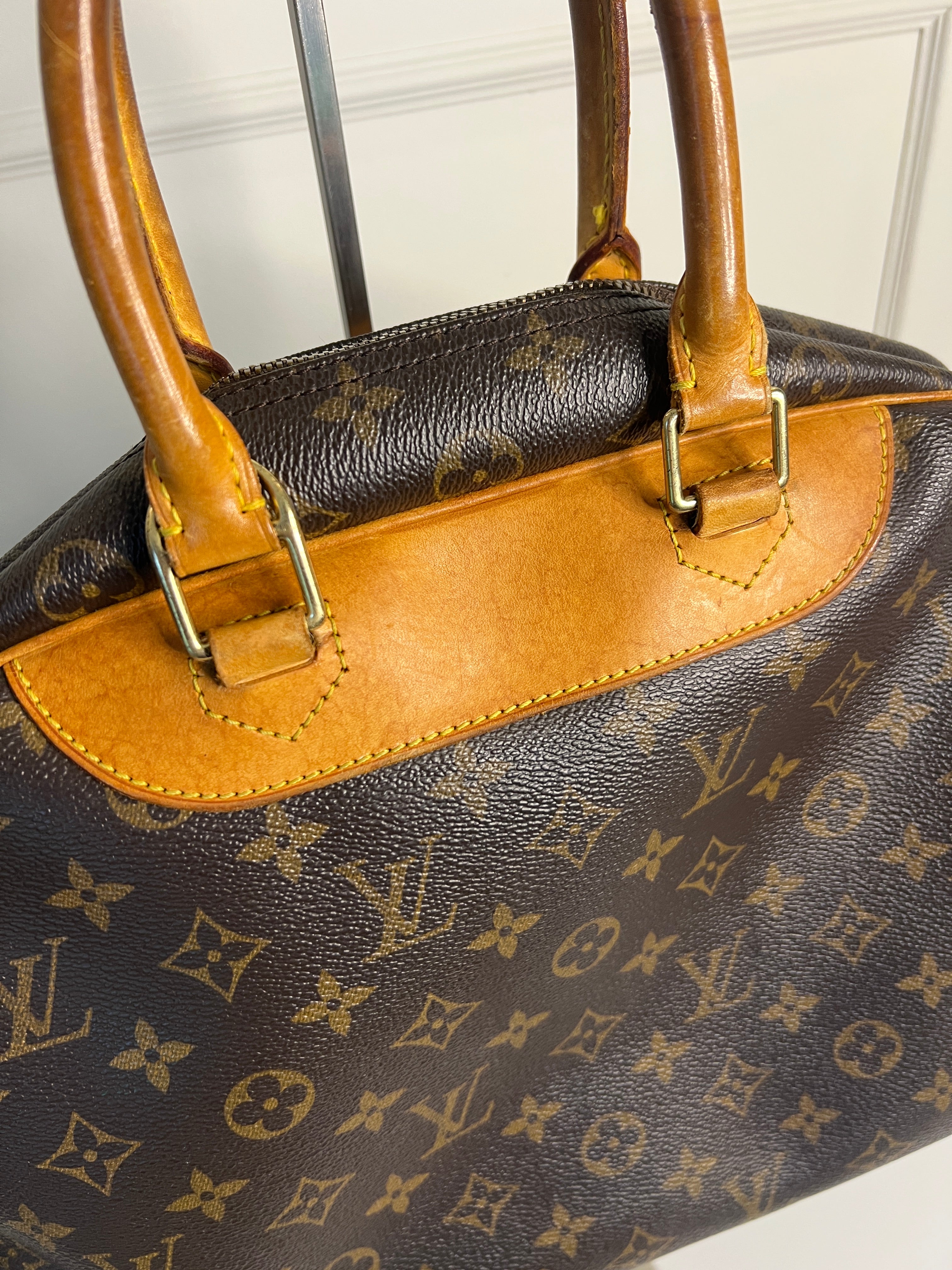 Louis Vuitton Deauville monogram handtas