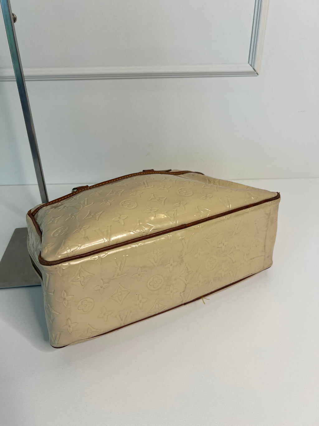 Louis Vuitton Trouville Vernis Beige