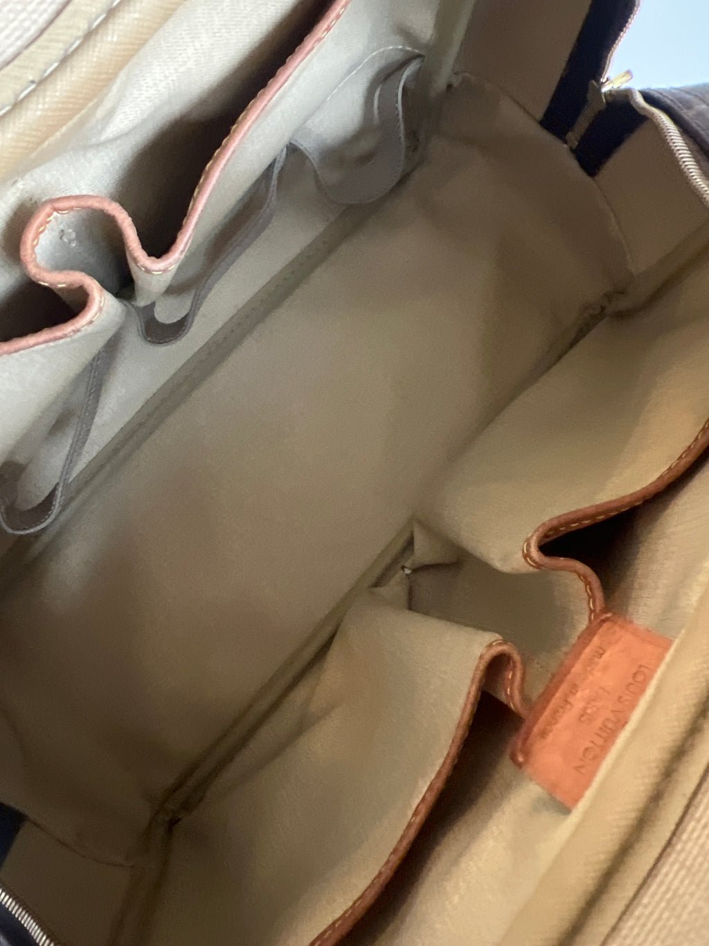 Louis Vuitton Deauville Monogram Canvas Handtas