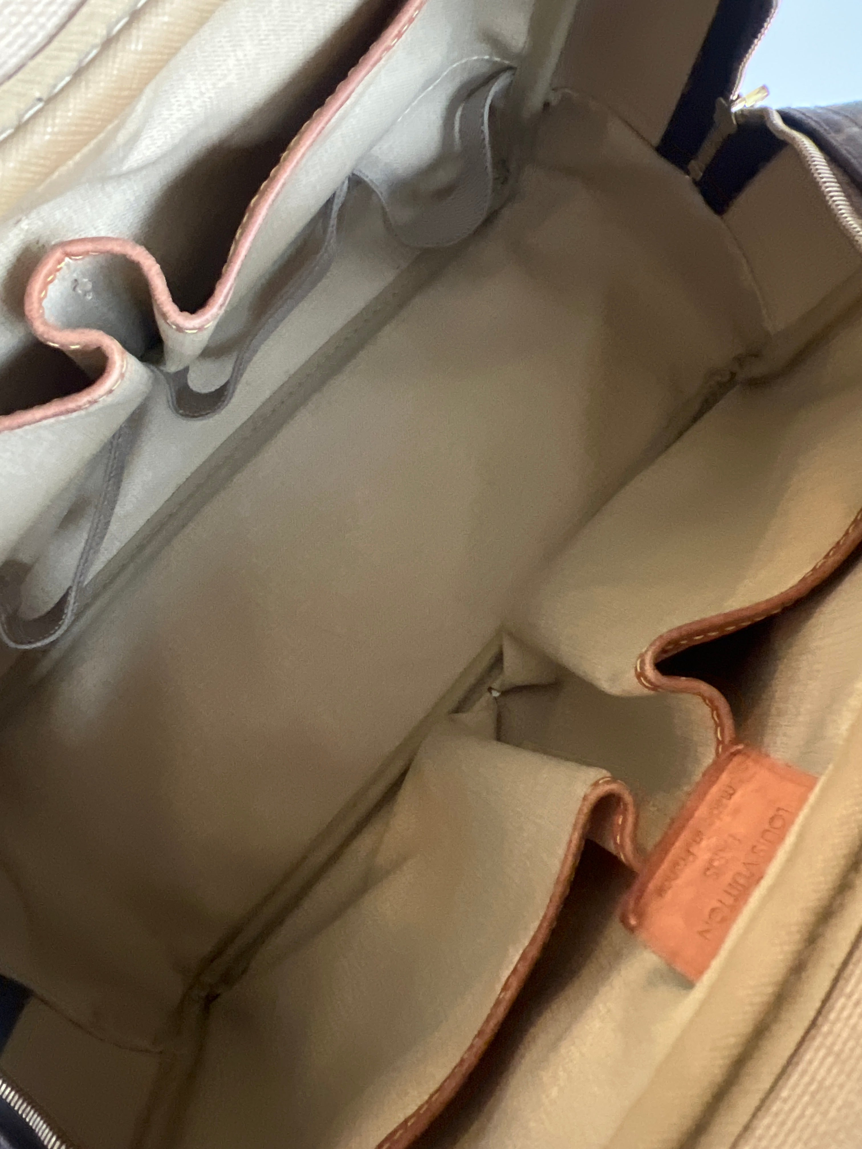 Louis Vuitton Deauville Monogram Canvas Handtas