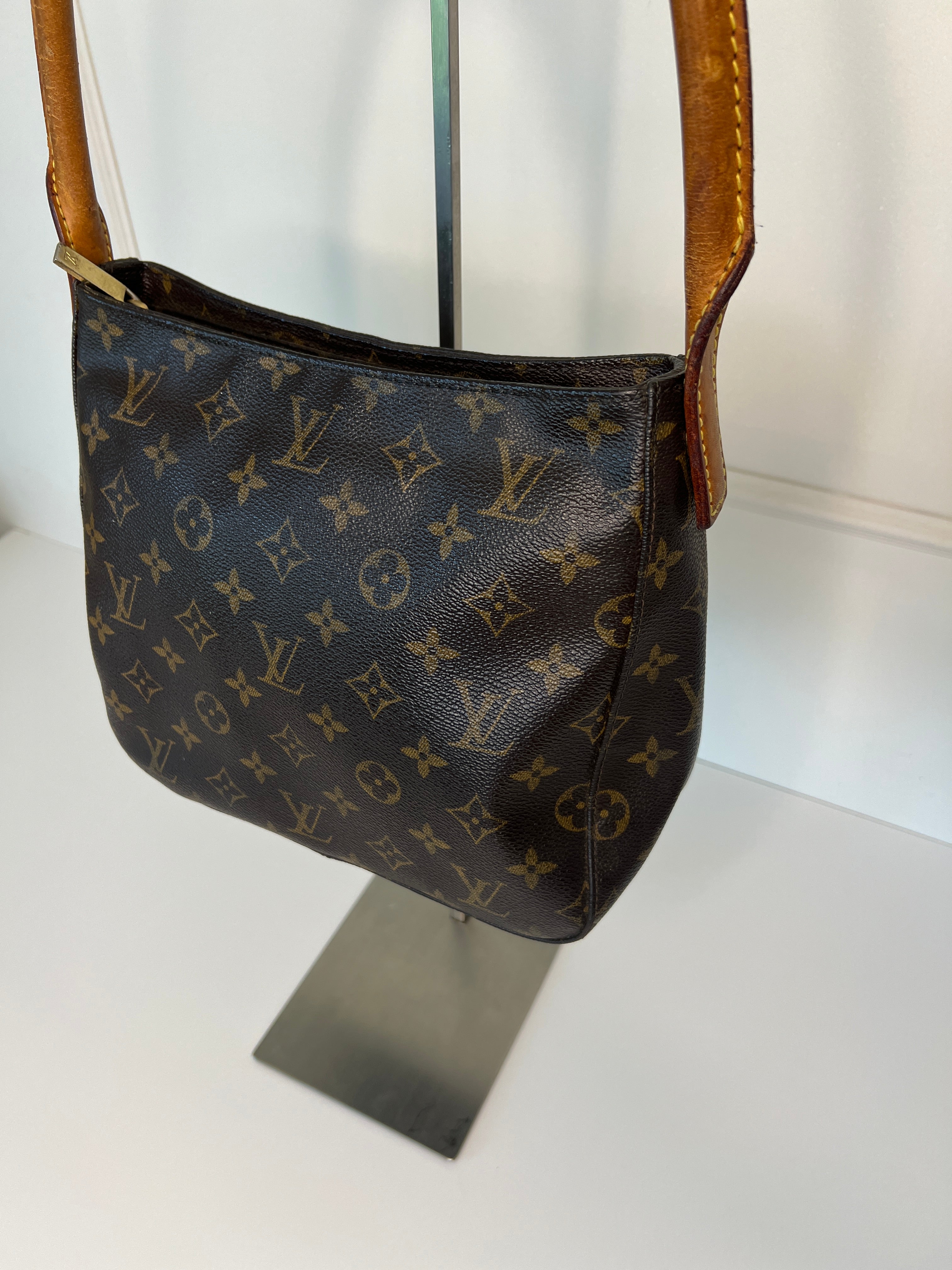 Louis Vuitton Looping MM schoudertas