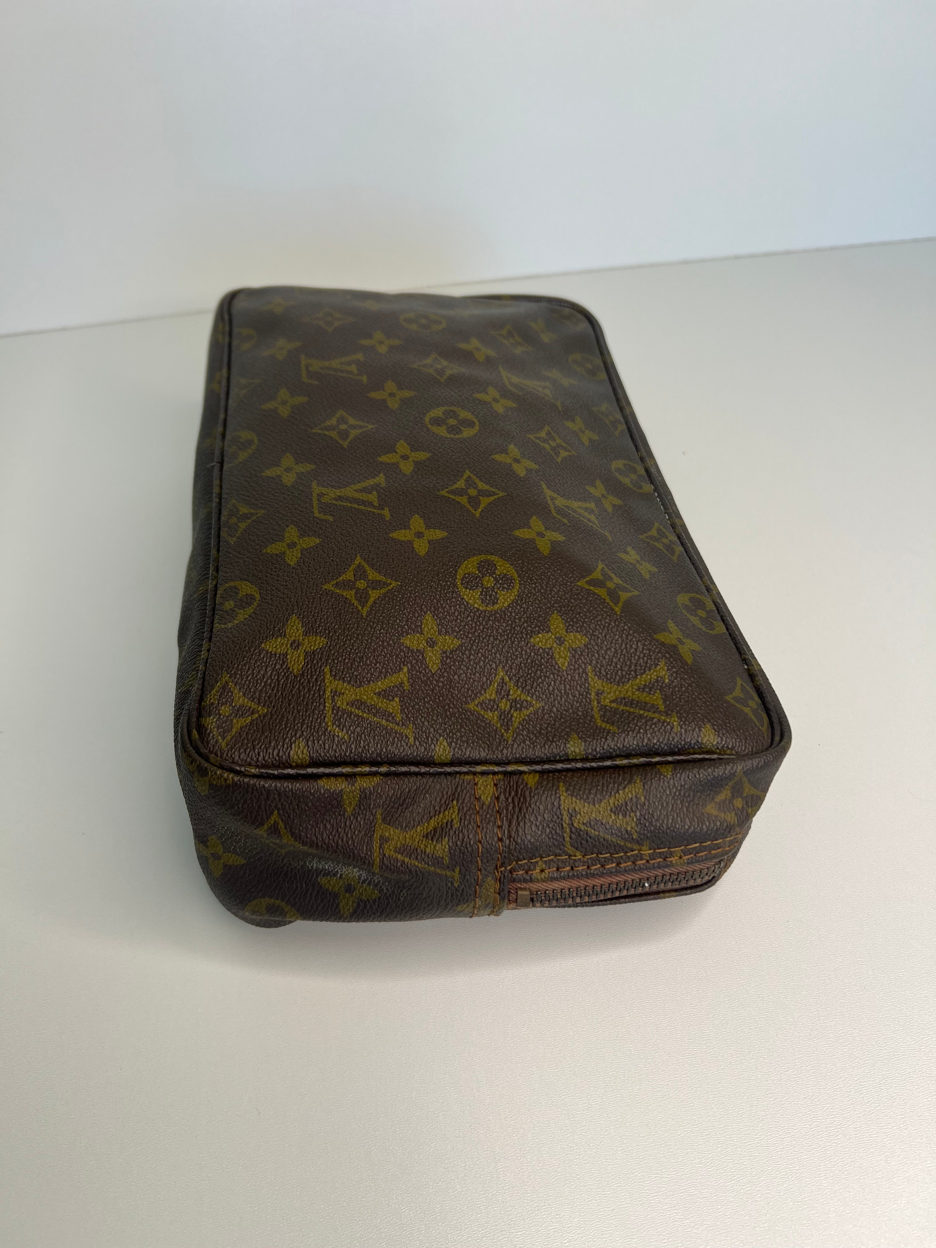 Louis Vuitton Vintage Monogram Toiletry Pouch met Organizer Insert