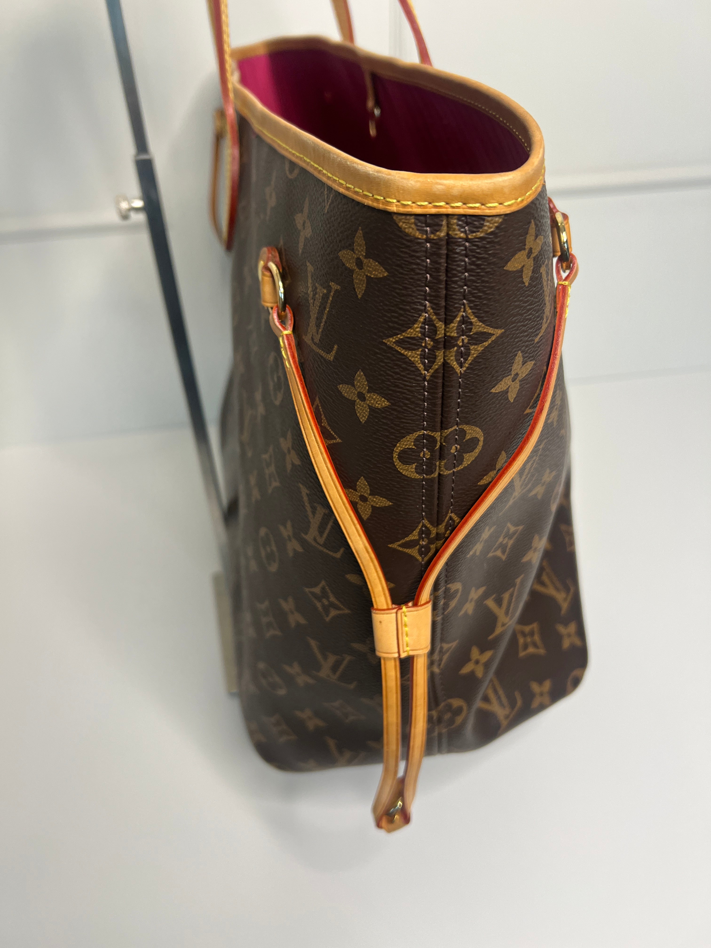 Louis Vuitton Neverfull GM Monogram Canvas Pink Pochette
