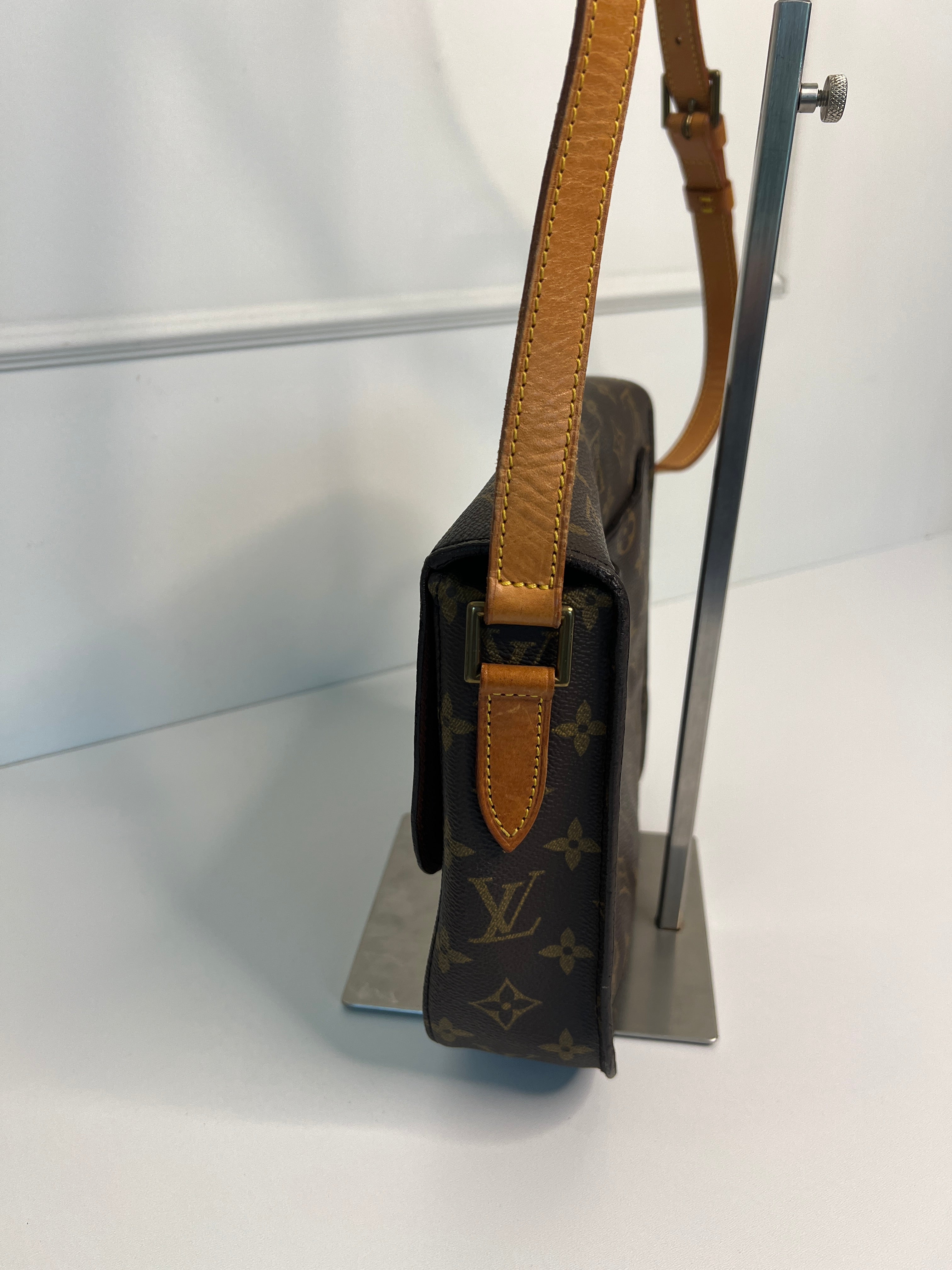 Louis Vuitton Saint Cloud GM Monogram Canvas Crossbody Schoudertas