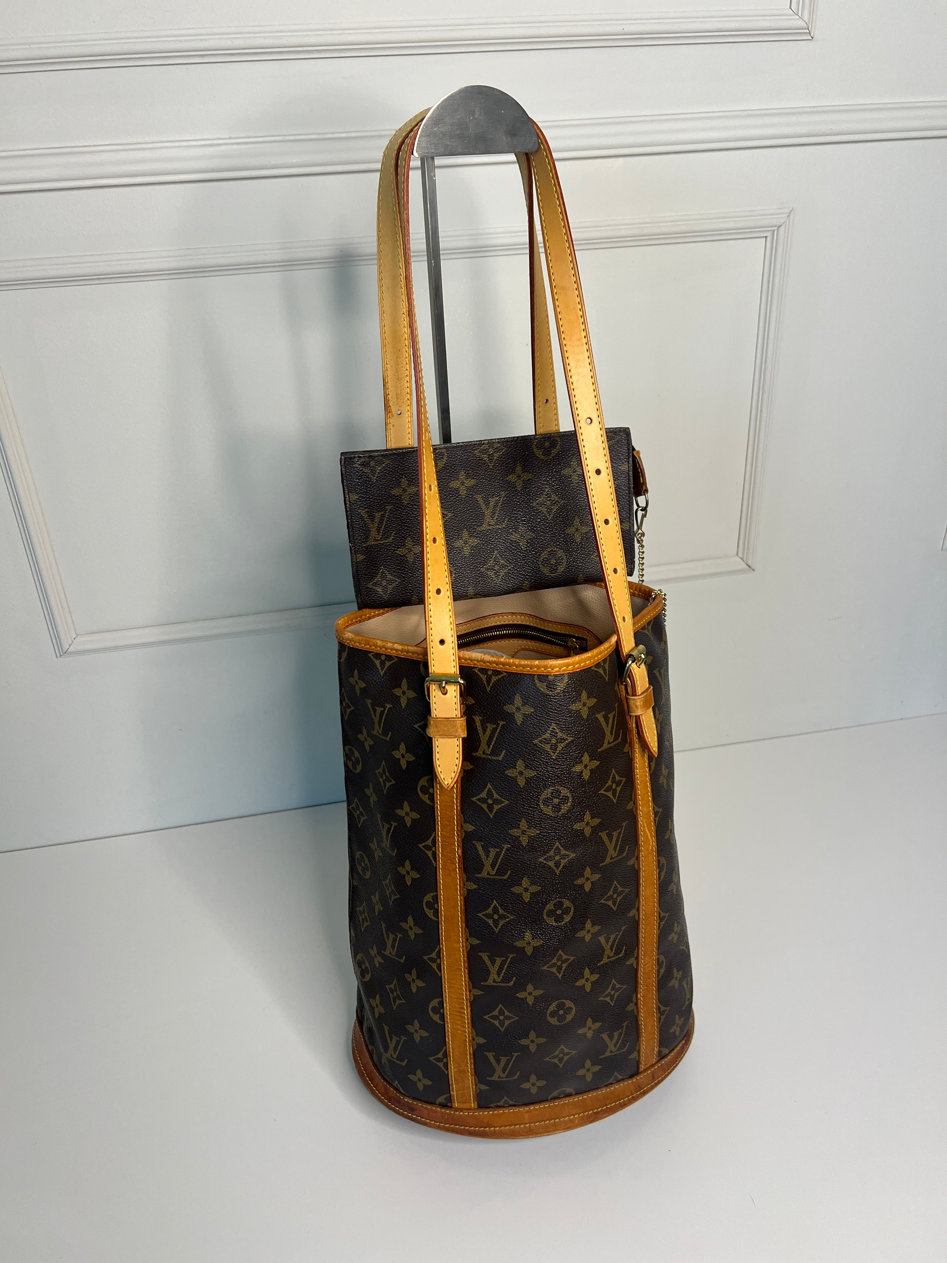 Louis Vuitton Bucket GM Monogram Canvas Schoudertas Bucket Bag