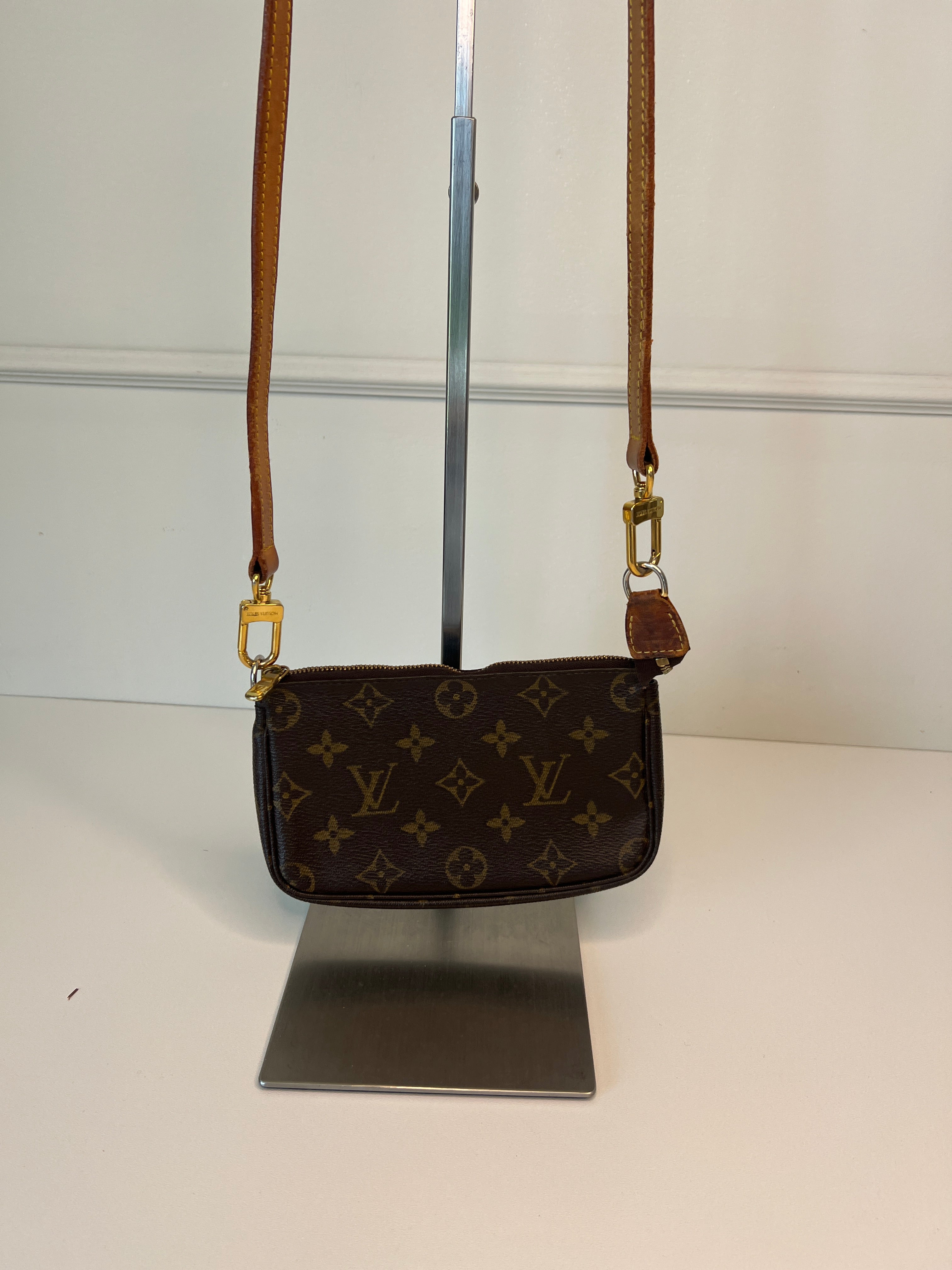 Louis Vuitton Mini Pochette Monogram Canvas Schouder Accessoire Tas
