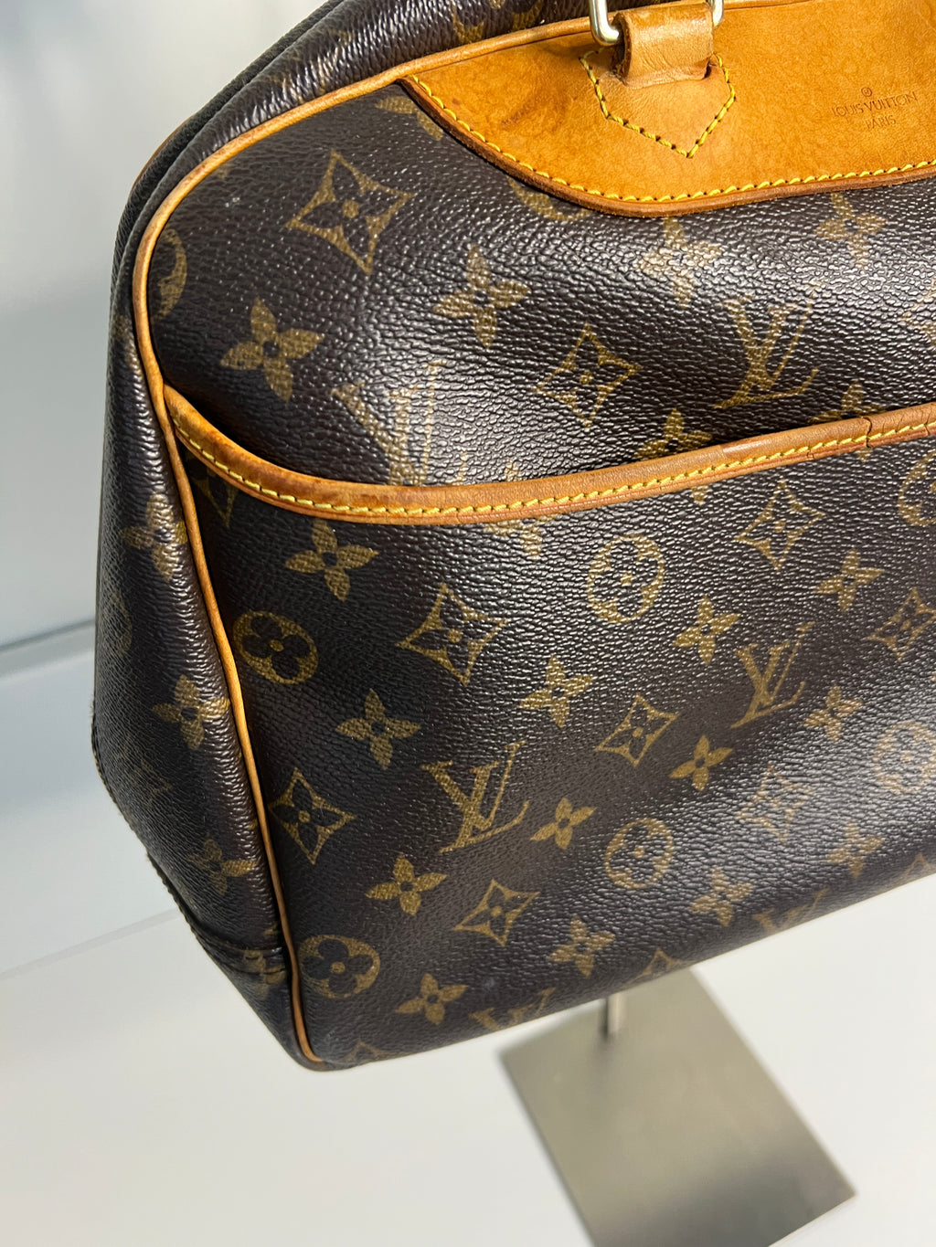 Louis Vuitton Deauville monogram handtas