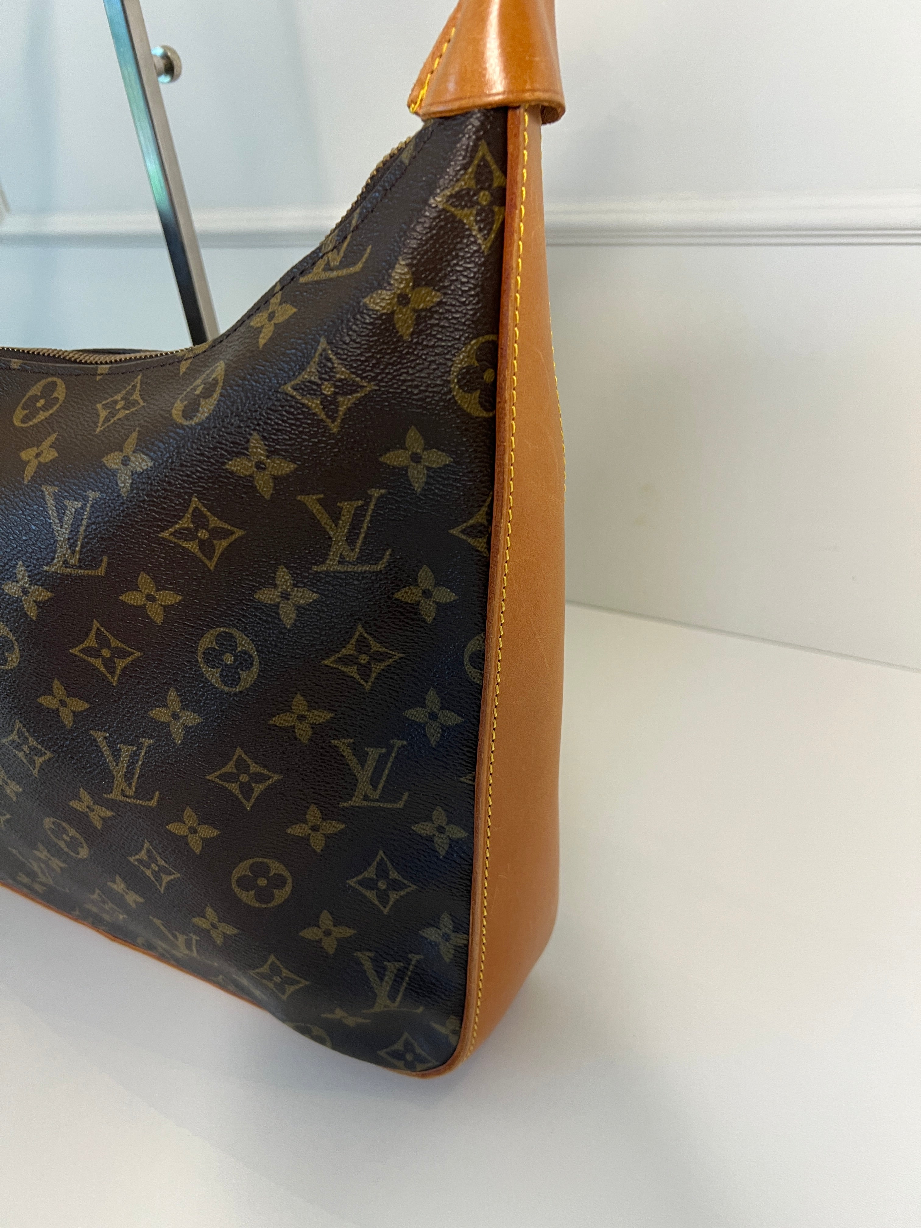 Louis Vuitton Boulogne 30 Monogram Canvas Schoudertas