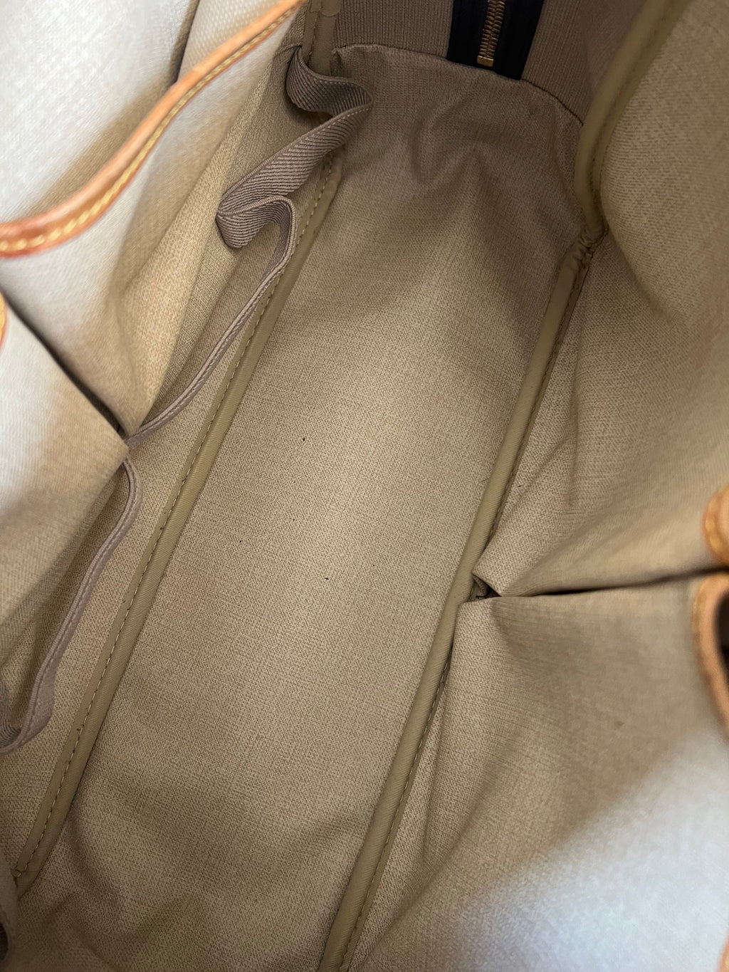Louis Vuitton Deauville monogram handtas