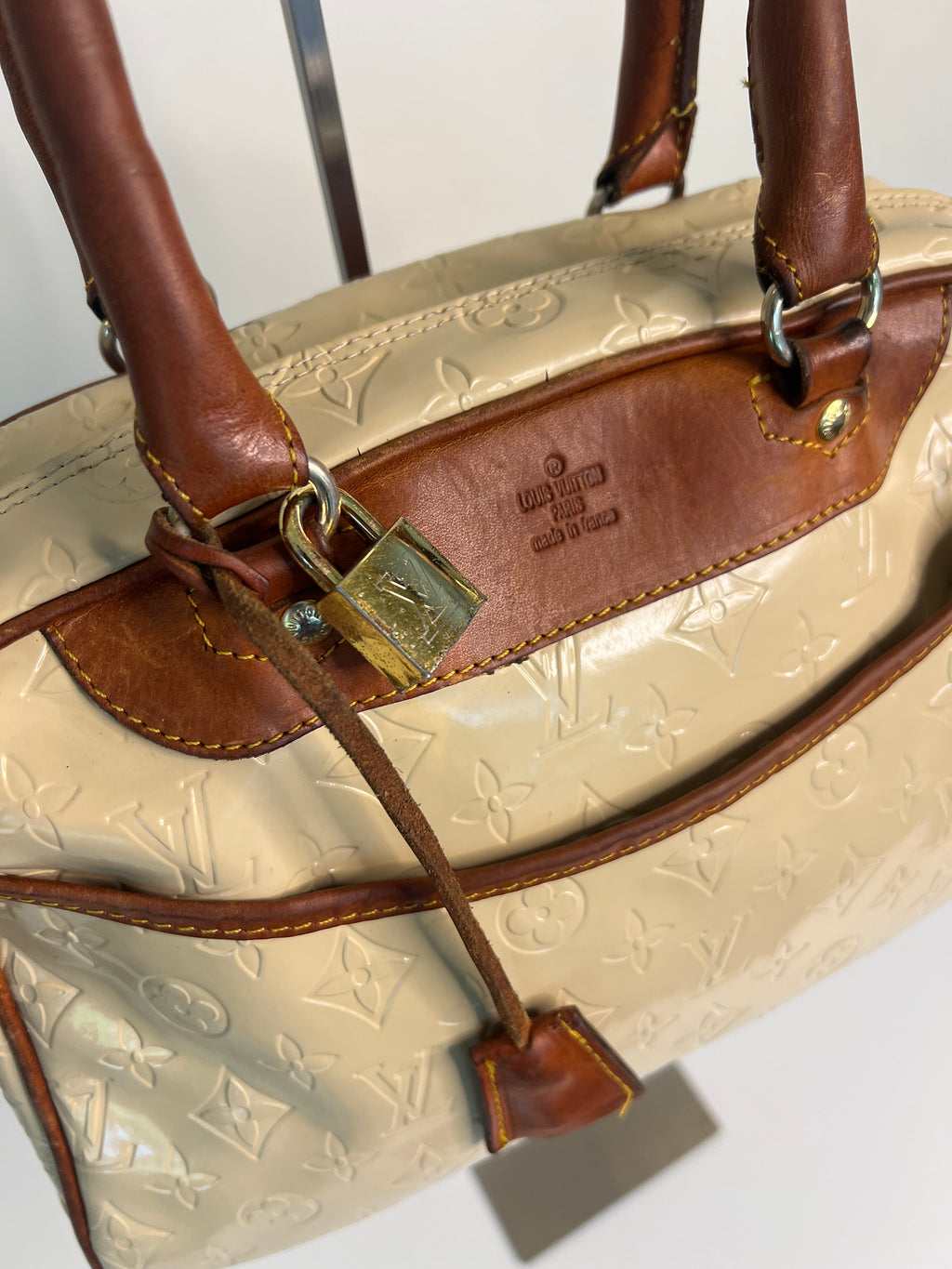 Louis Vuitton Trouville Vernis Beige