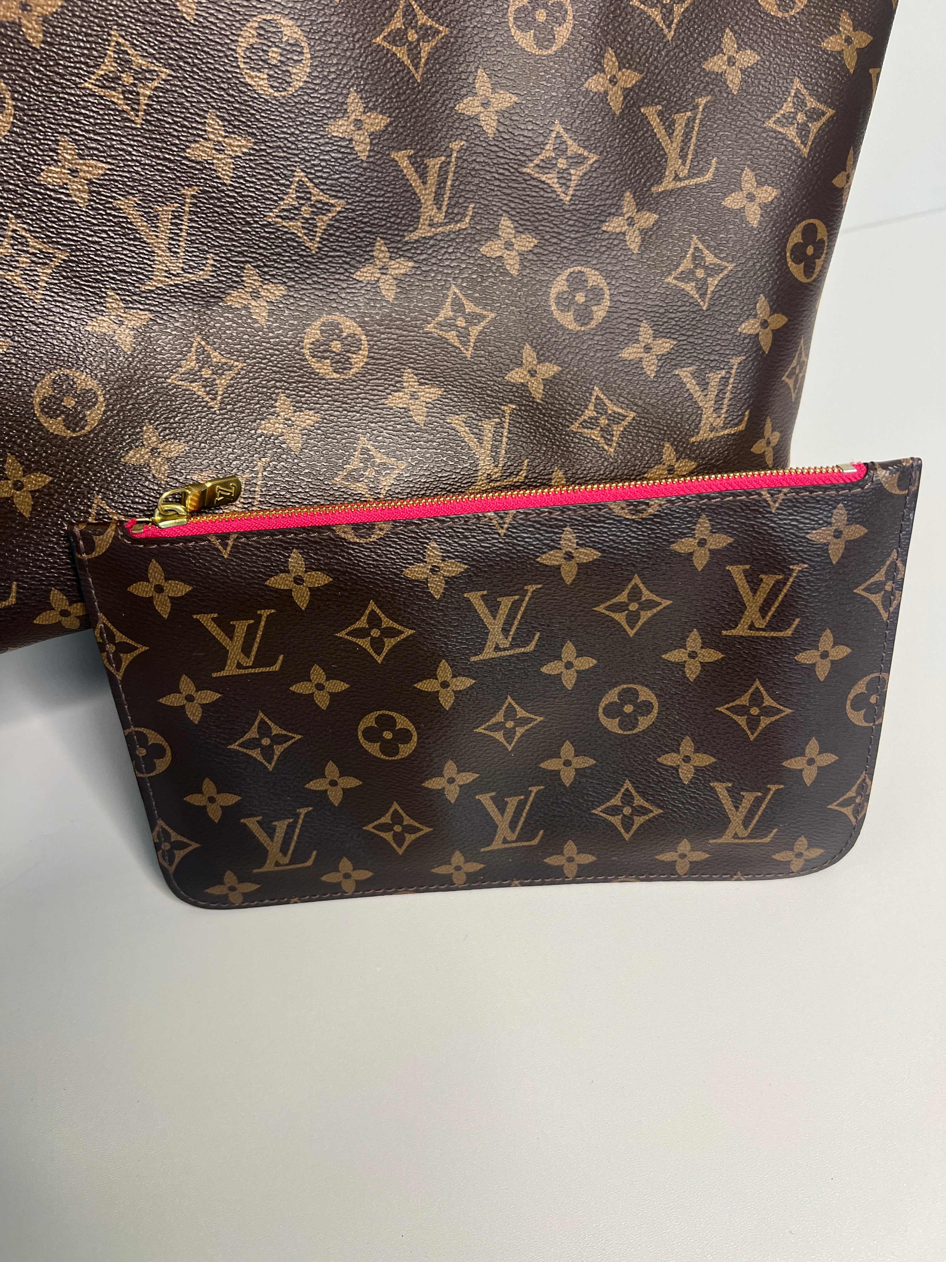 Louis Vuitton Neverfull GM Monogram Canvas Pink Pochette