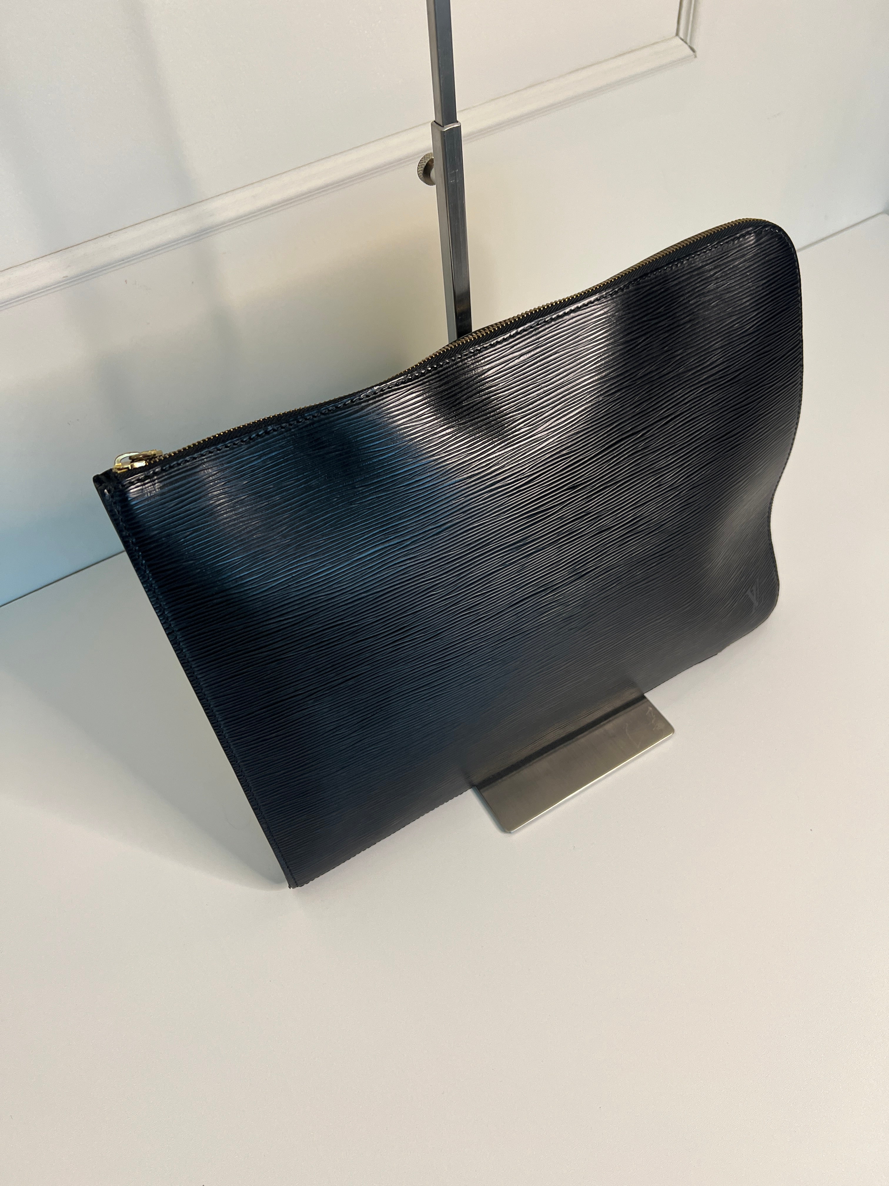 Louis Vuitton Pochette Document