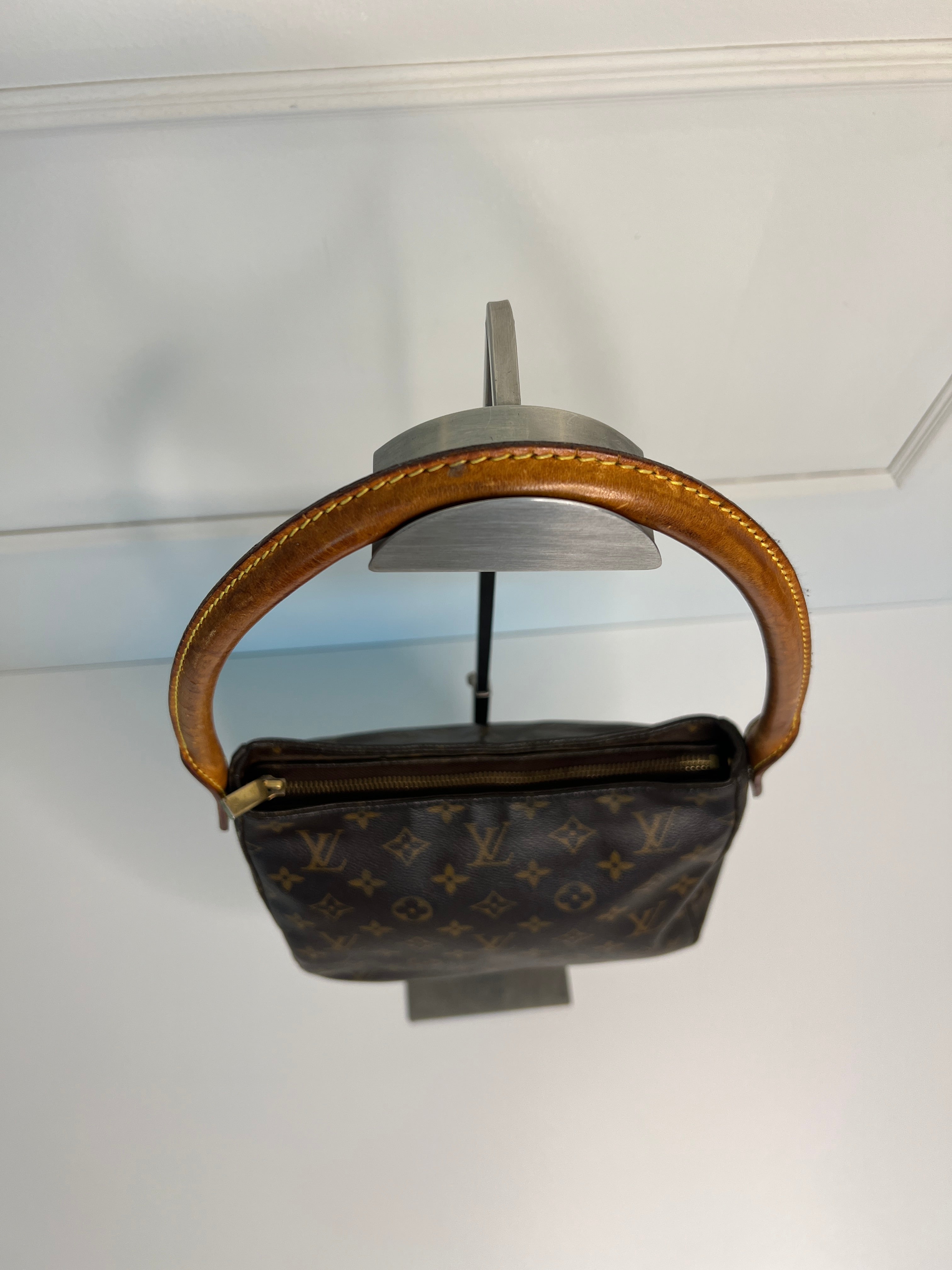 Louis Vuitton Looping MM schoudertas