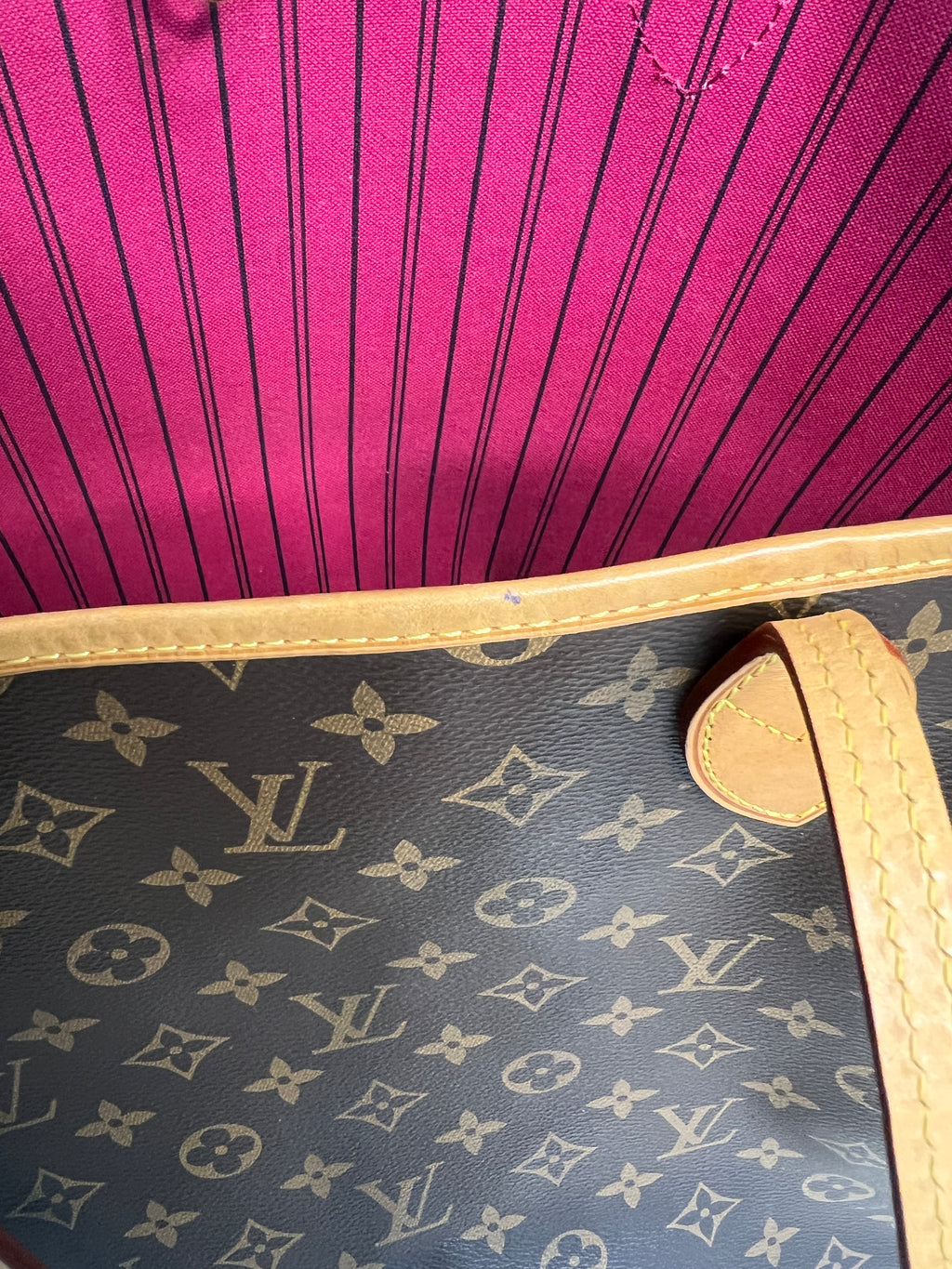 Louis Vuitton Neverfull GM Monogram Canvas Pink Pochette