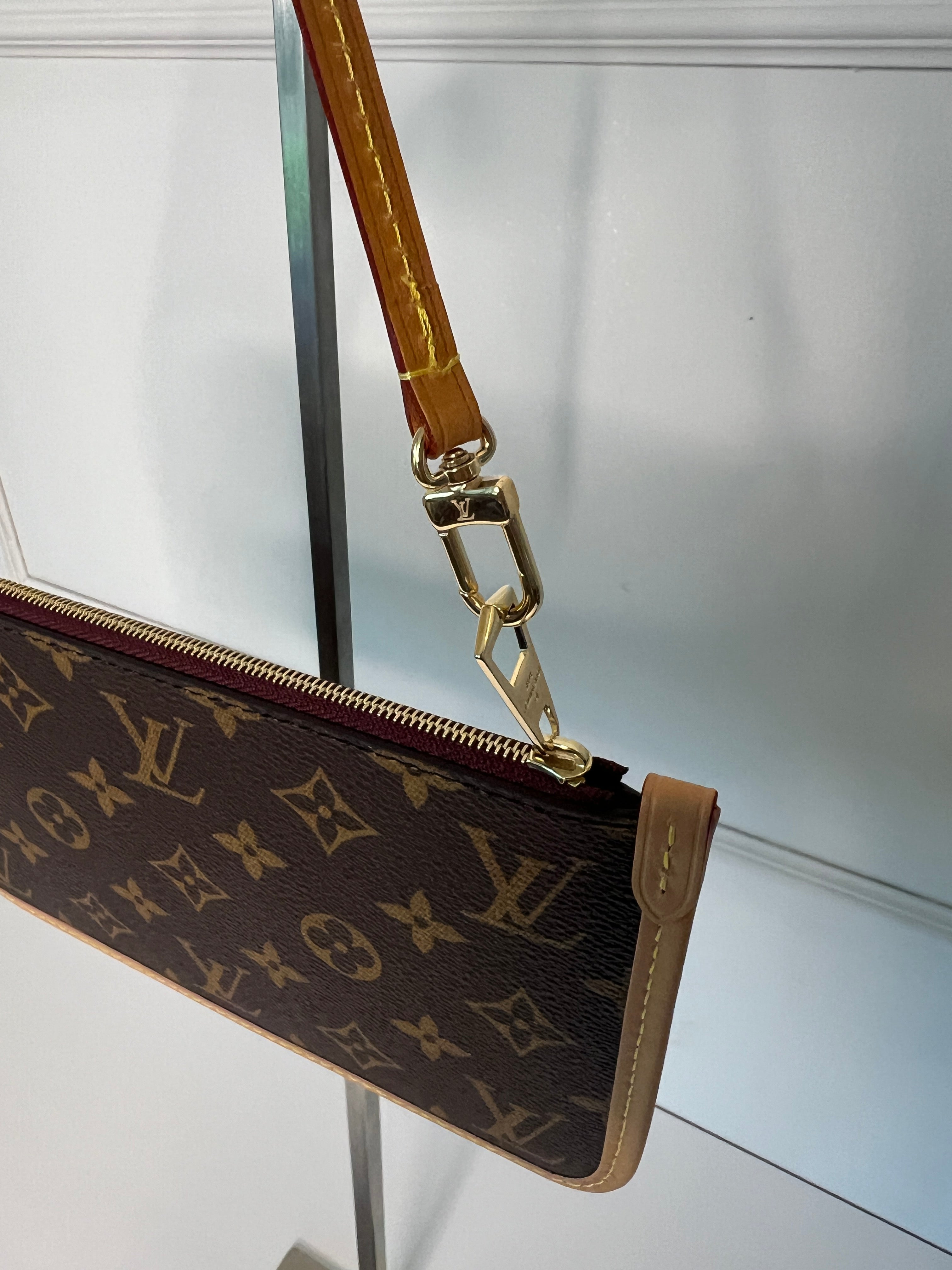 Louis Vuitton Pochette Carryall  Clutch Handtas
