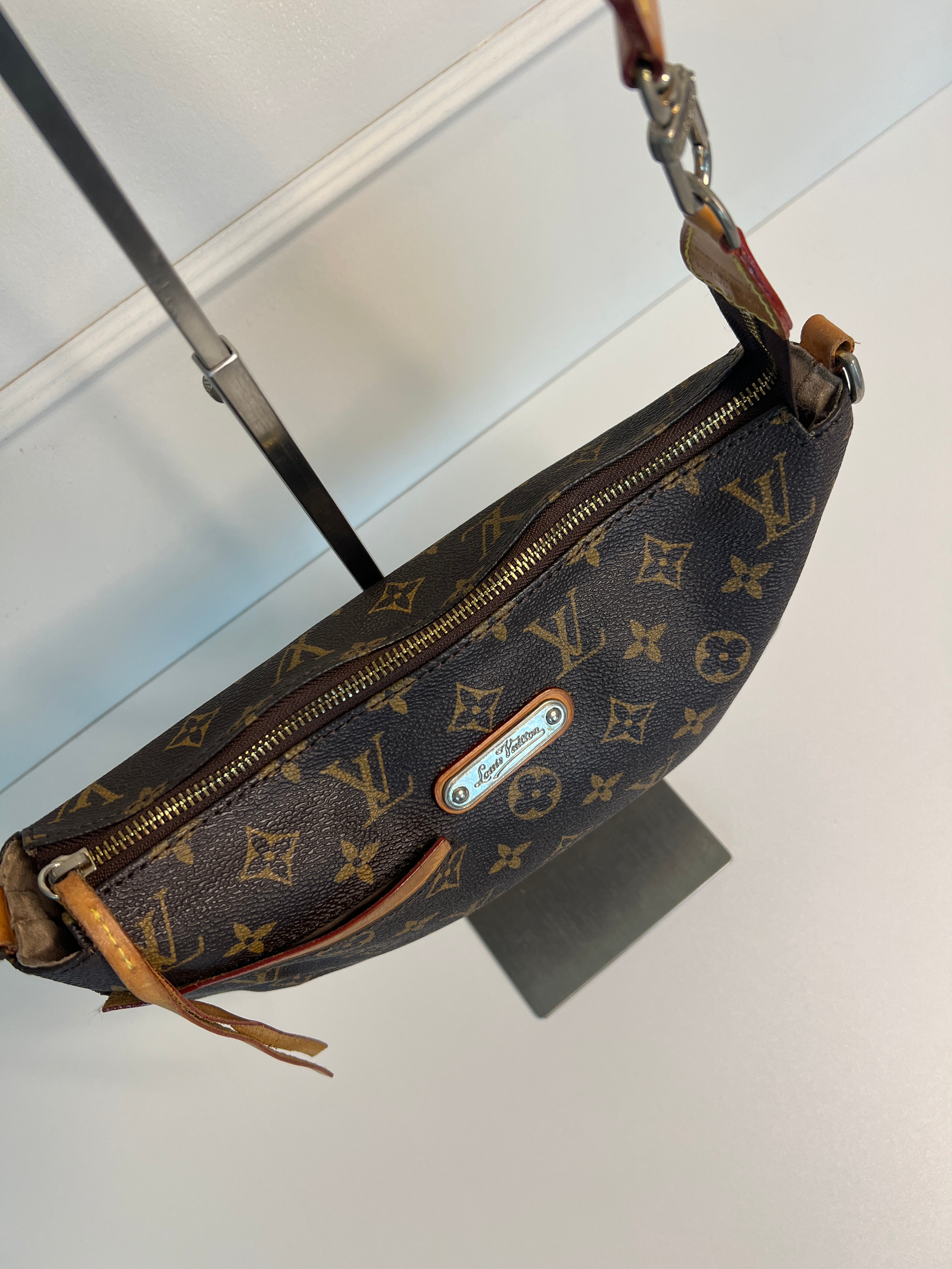 Louis Vuitton Eva Monogram Canvas Crossbody Tas