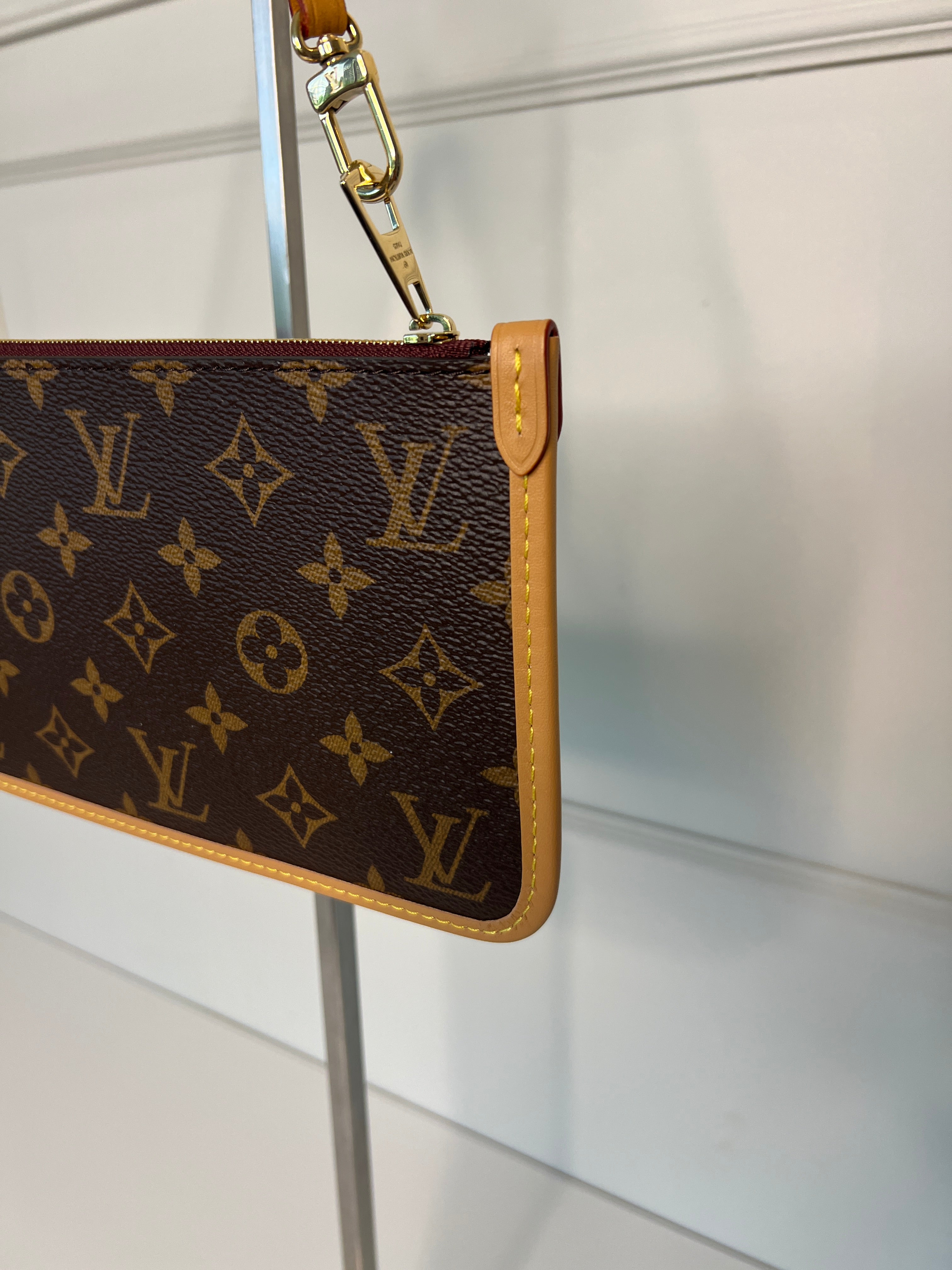 Louis Vuitton Pochette Carryall  Clutch Handtas