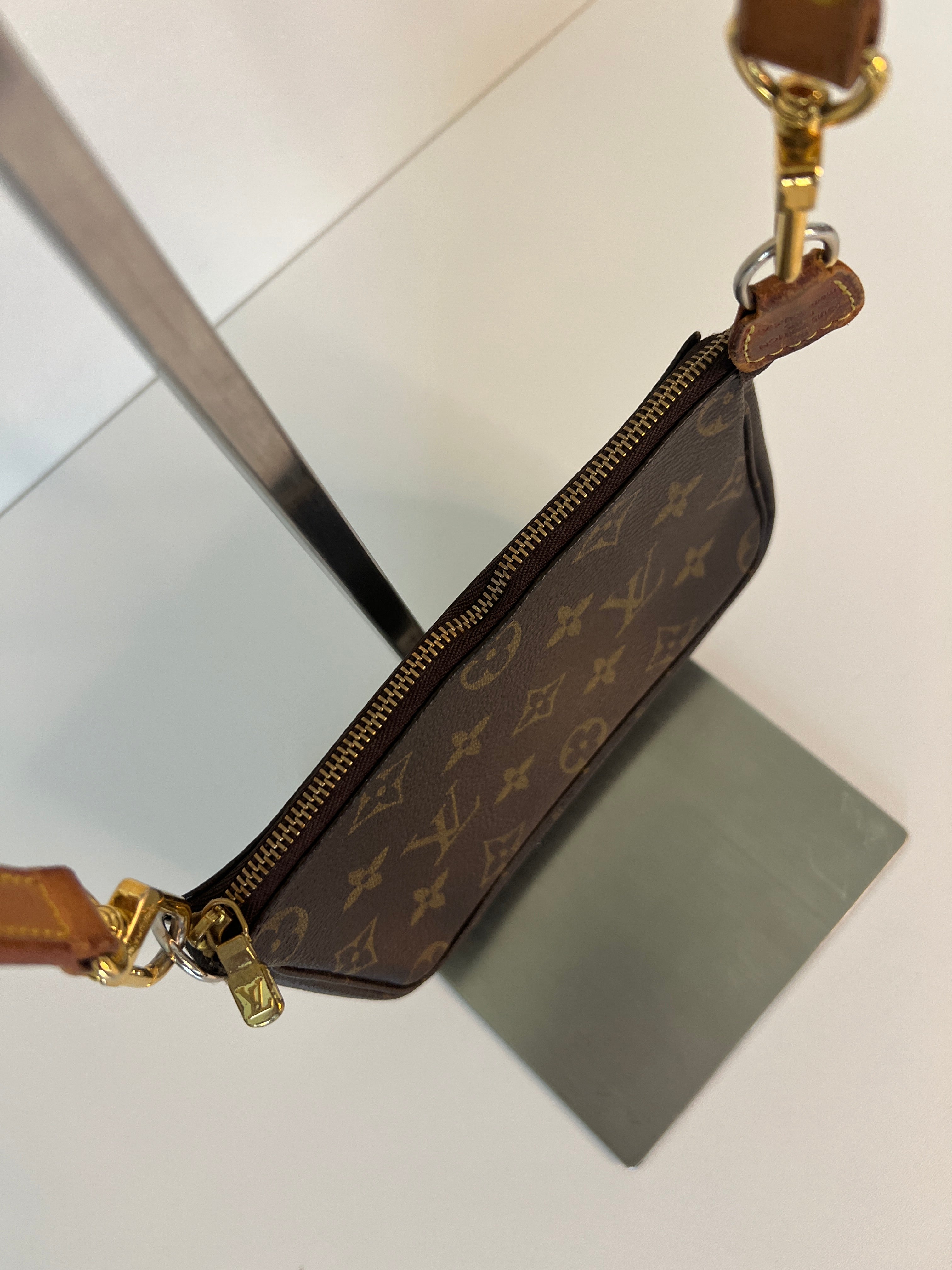 Louis Vuitton Mini Pochette Monogram Canvas Schouder Accessoire Tas