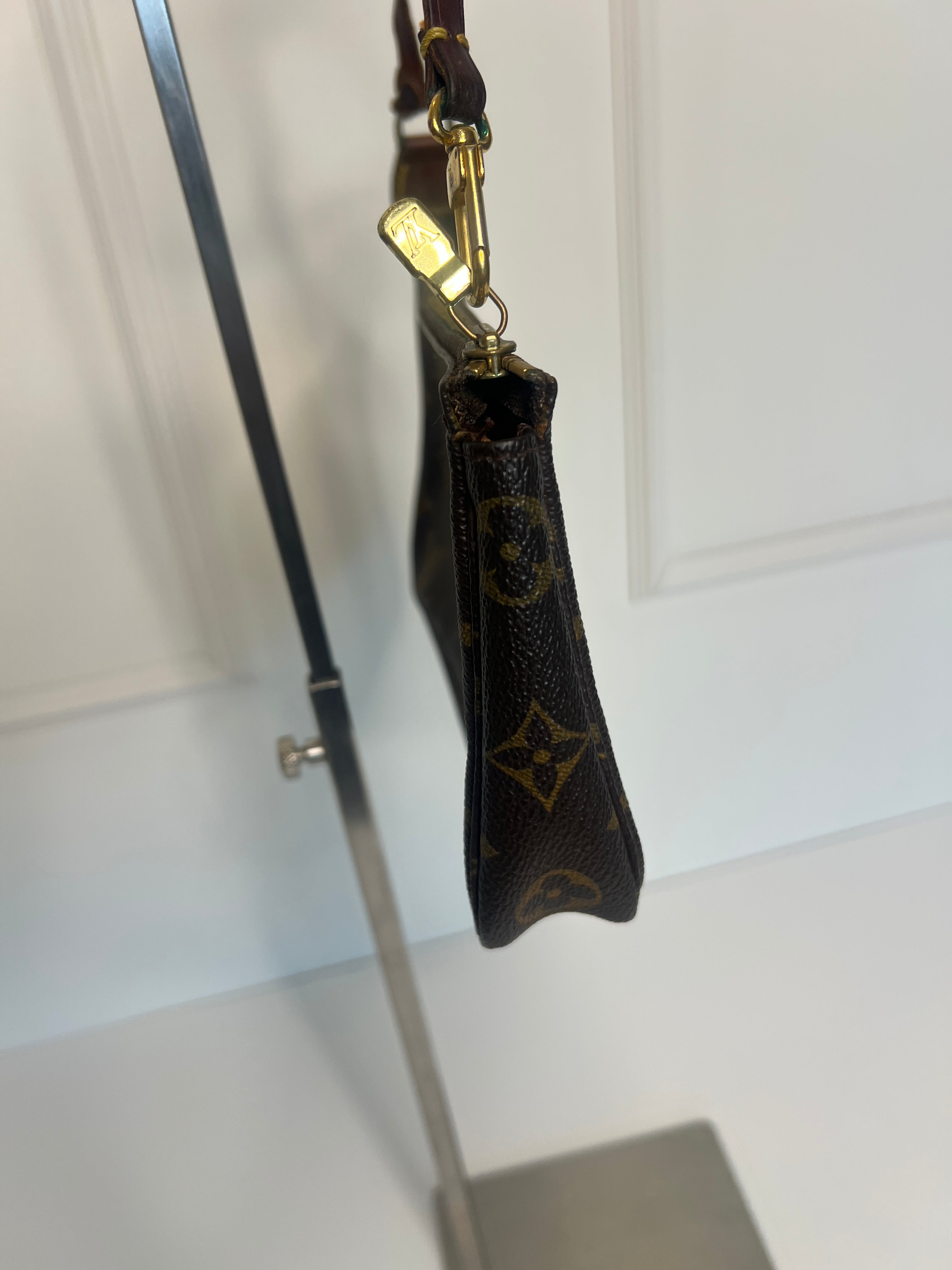 Louis Vuitton Pochette Accessoires Brown Monogram